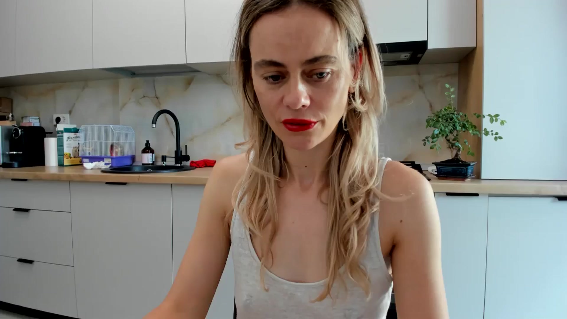 Gallery image thumbnail from DebbyPaige's myfreecams stream on, 08/24/2024, 10:21 image 7 of 20