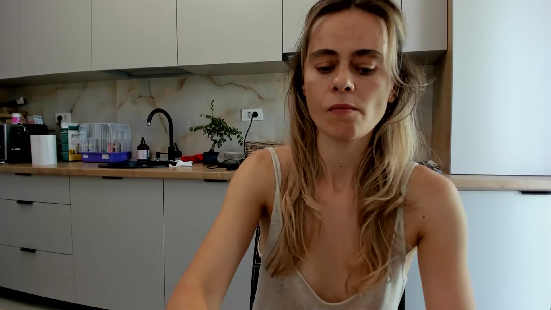 Gallery image thumbnail from DebbyPaige's myfreecams stream on, 08/25/2024, 11:21 image 18 of 20