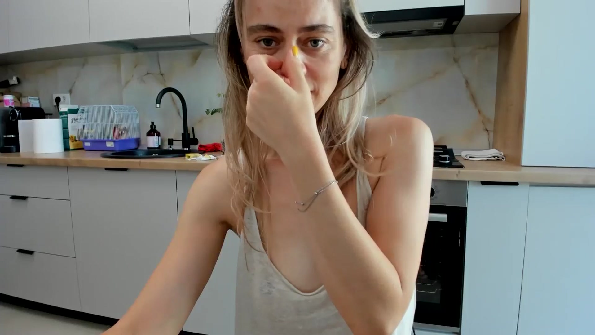 Gallery image thumbnail from DebbyPaige's myfreecams stream on, 08/25/2024, 11:21 image 8 of 20