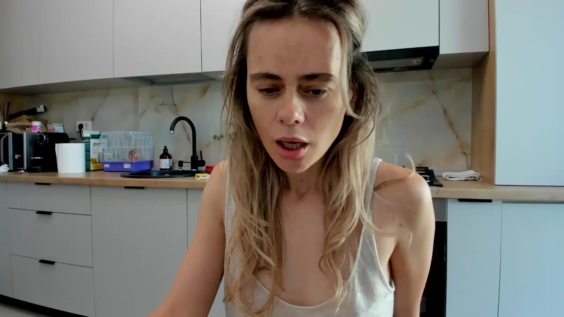 Gallery image thumbnail from DebbyPaige's myfreecams stream on, 08/25/2024, 11:21 image 1 of 20