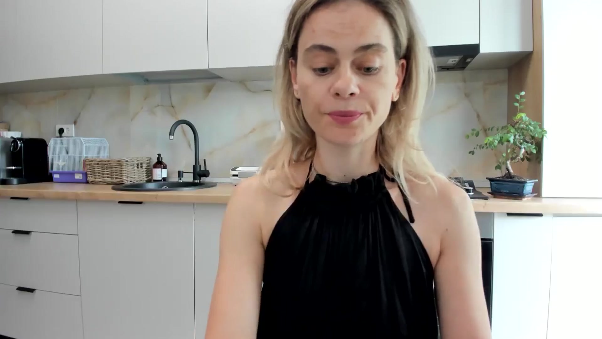 Gallery image thumbnail from DebbyPaige's myfreecams stream on, 08/28/2024, 10:56 image 18 of 20