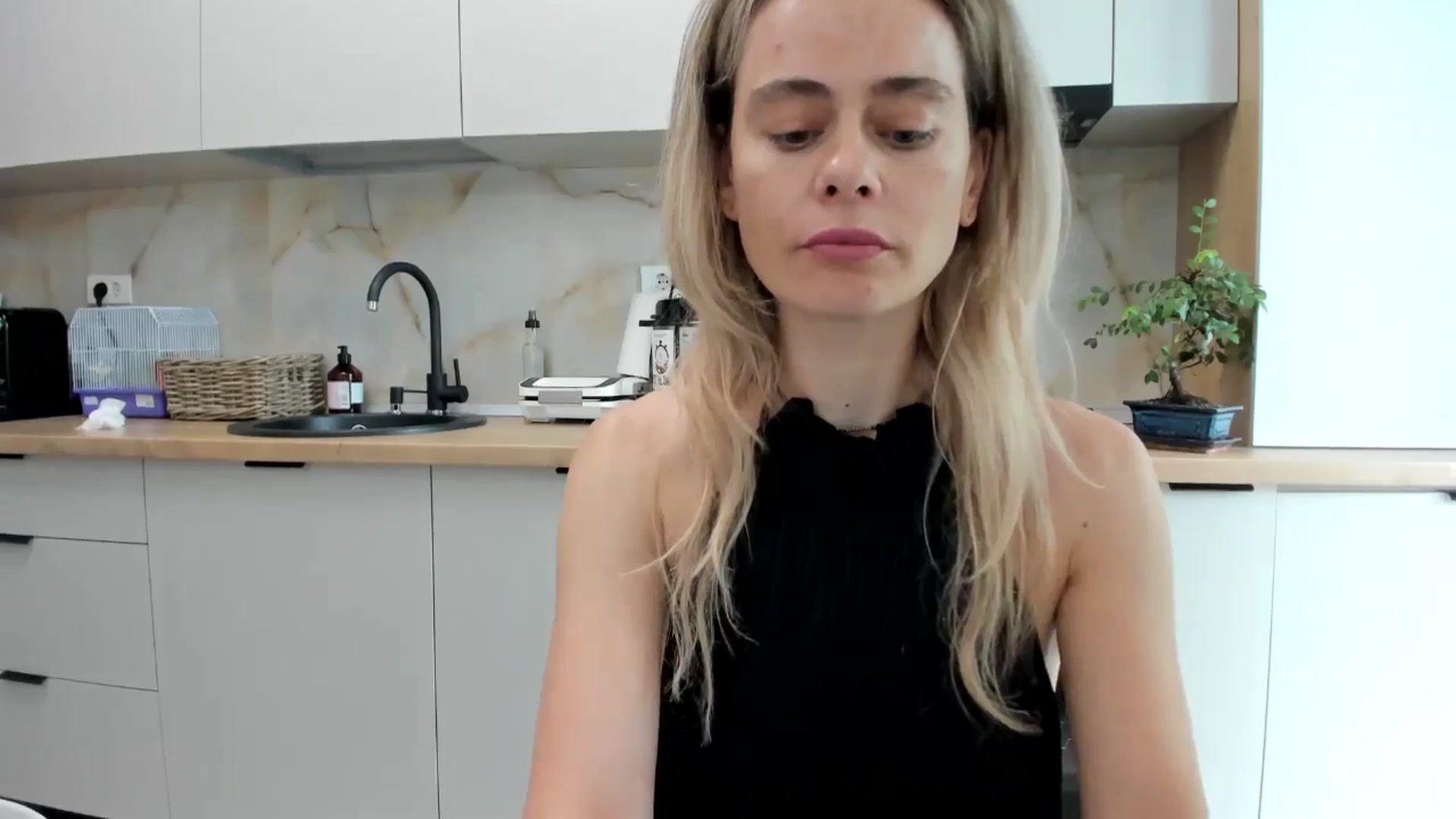 Gallery image thumbnail from DebbyPaige's myfreecams stream on, 08/28/2024, 10:56 image 13 of 20