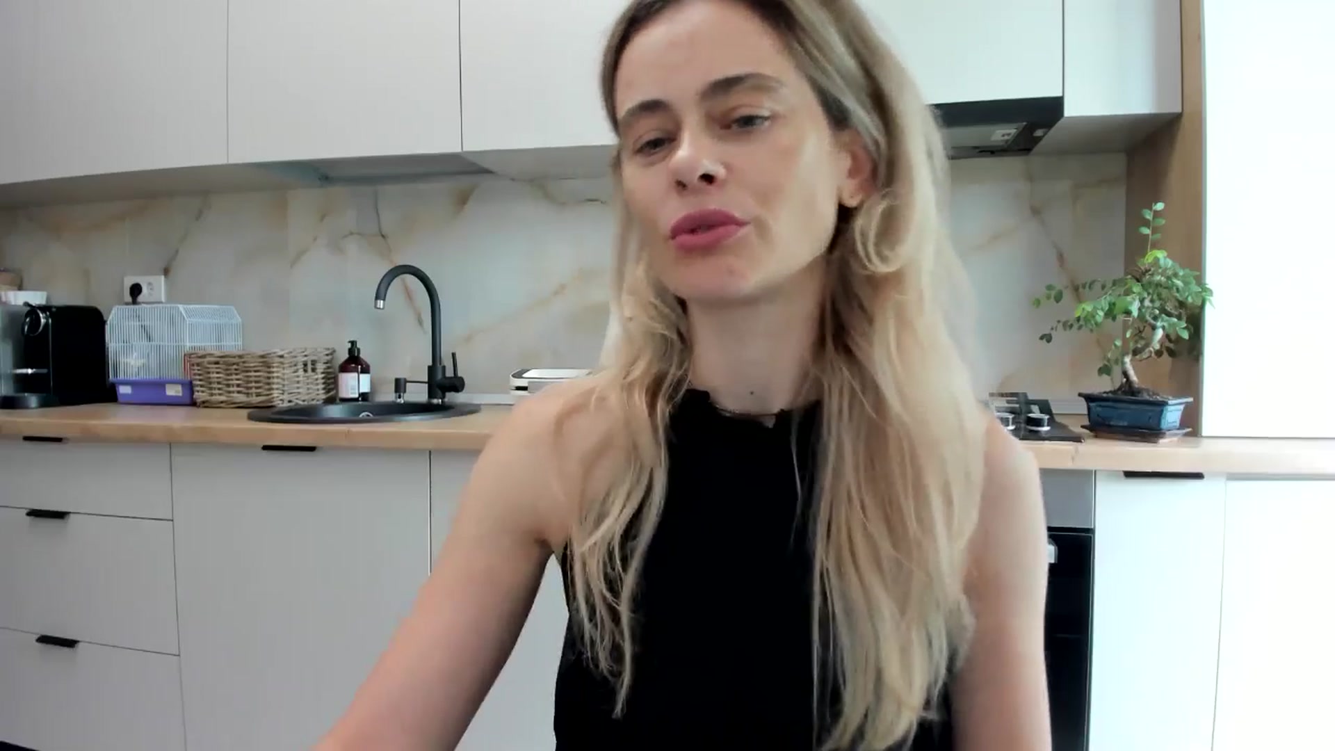 Gallery image thumbnail from DebbyPaige's myfreecams stream on, 08/28/2024, 10:56 image 17 of 20