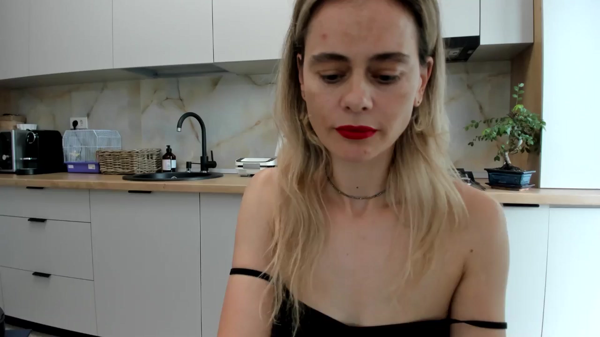 Gallery image thumbnail from DebbyPaige's myfreecams stream on, 08/28/2024, 13:15 image 18 of 20