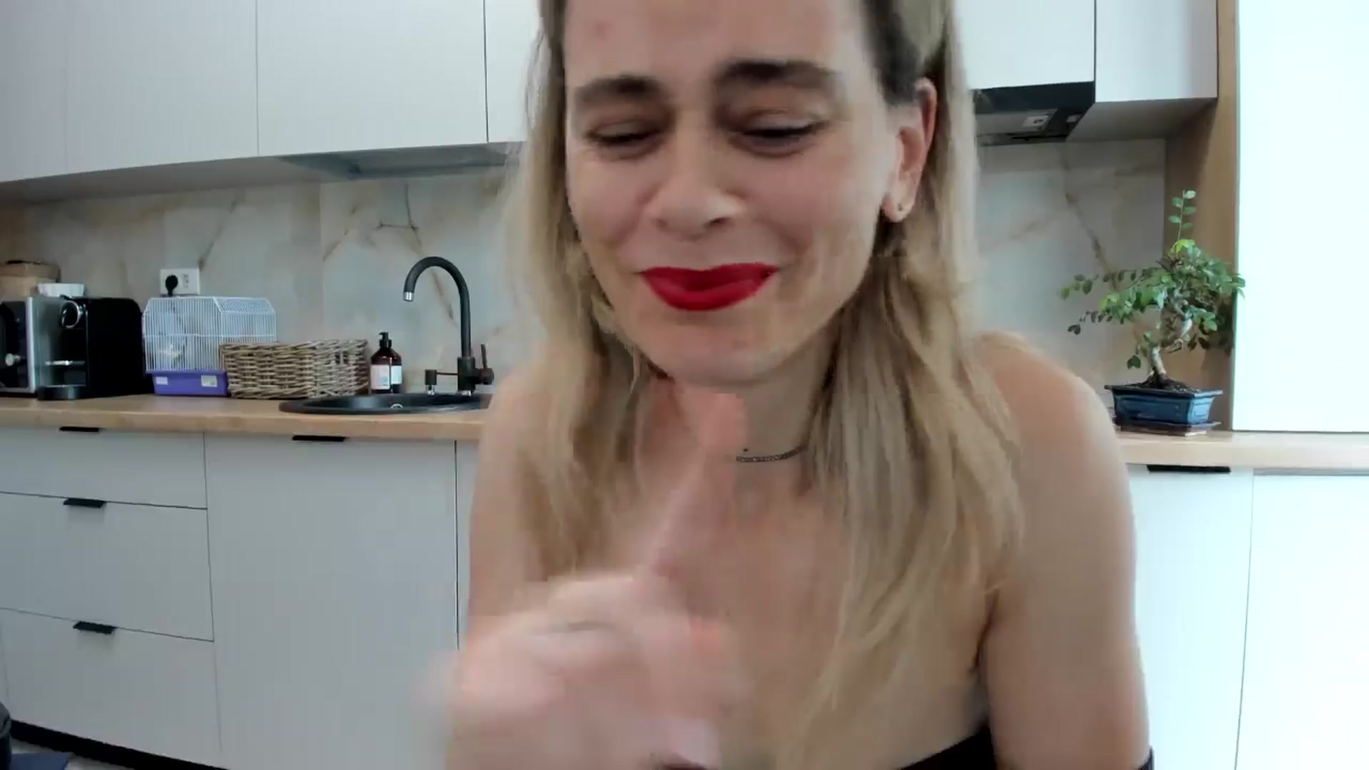 Gallery image thumbnail from DebbyPaige's myfreecams stream on, 08/28/2024, 13:15 image 9 of 20