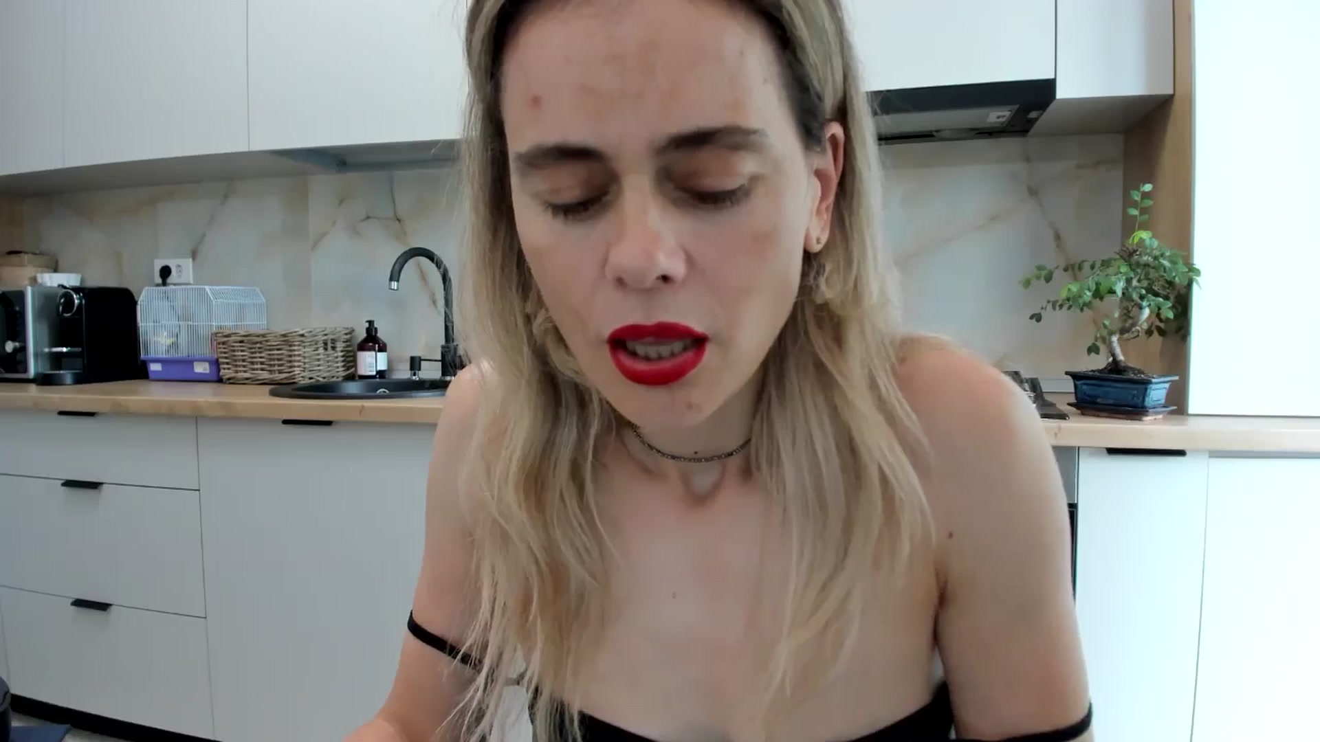 Gallery image thumbnail from DebbyPaige's myfreecams stream on, 08/28/2024, 13:15 image 10 of 20