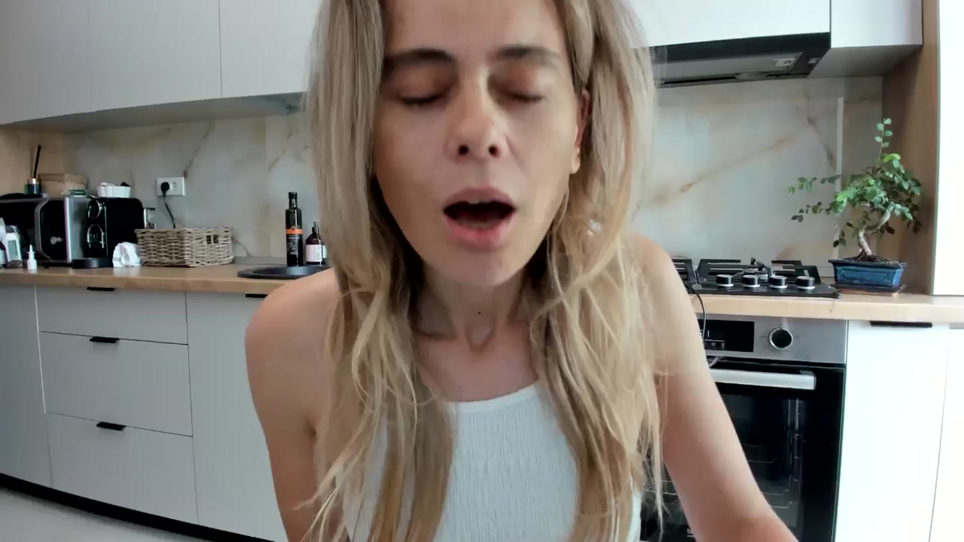 Gallery image thumbnail from DebbyPaige's myfreecams stream on, 08/30/2024, 10:53 image 8 of 20