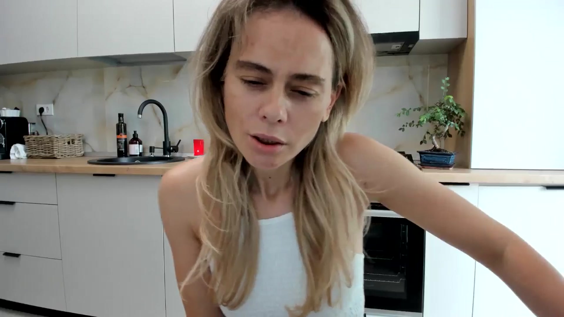Gallery image thumbnail from DebbyPaige's myfreecams stream on, 08/30/2024, 10:53 image 18 of 20