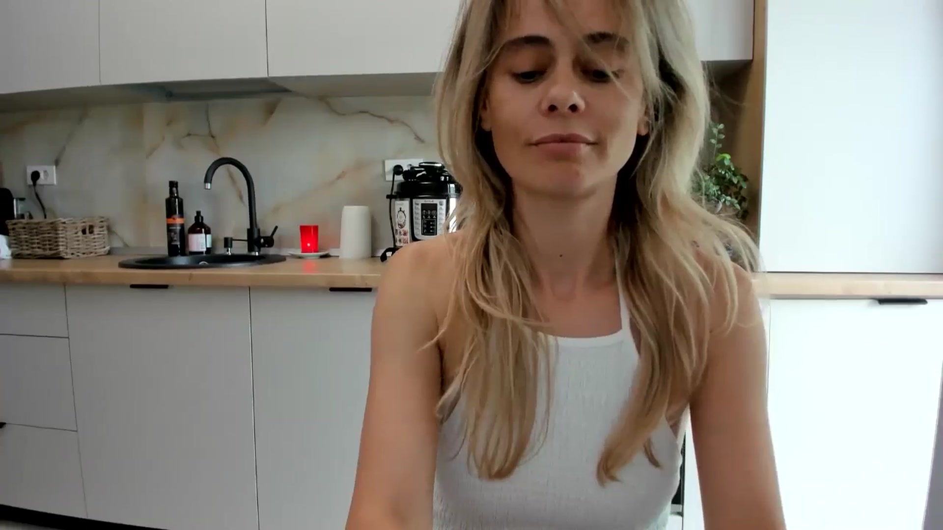 Gallery image thumbnail from DebbyPaige's myfreecams stream on, 08/30/2024, 11:12 image 20 of 20