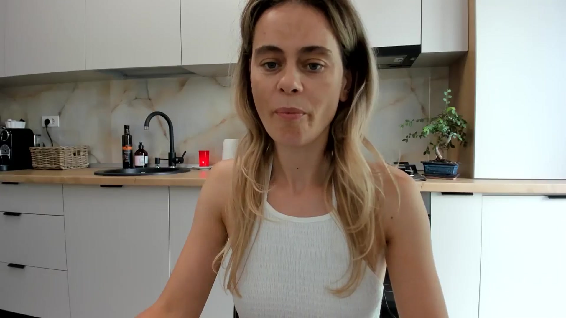 Gallery image thumbnail from DebbyPaige's myfreecams stream on, 08/30/2024, 13:13 image 6 of 20