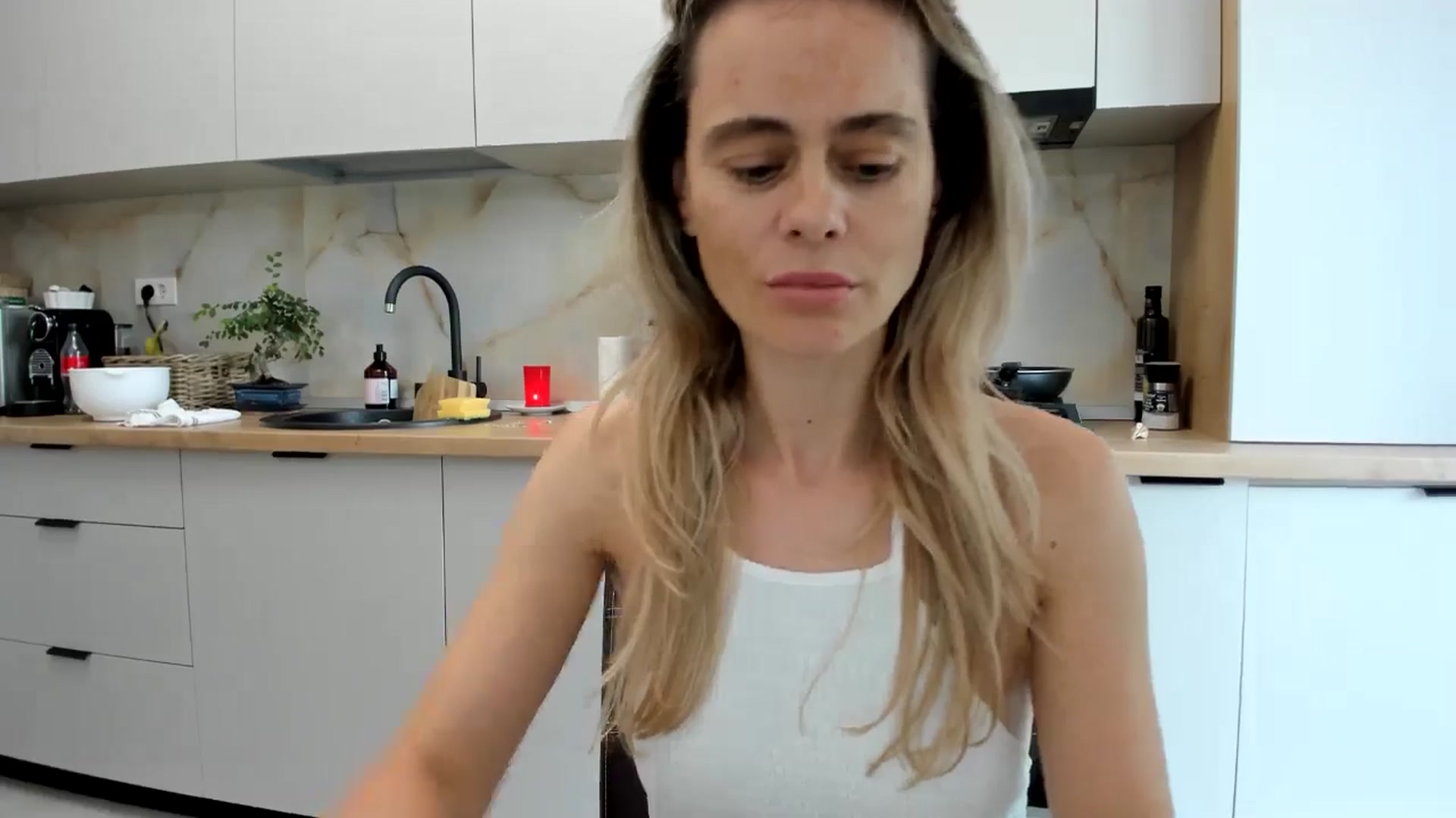 Gallery image thumbnail from DebbyPaige's myfreecams stream on, 08/30/2024, 14:30 image 11 of 20
