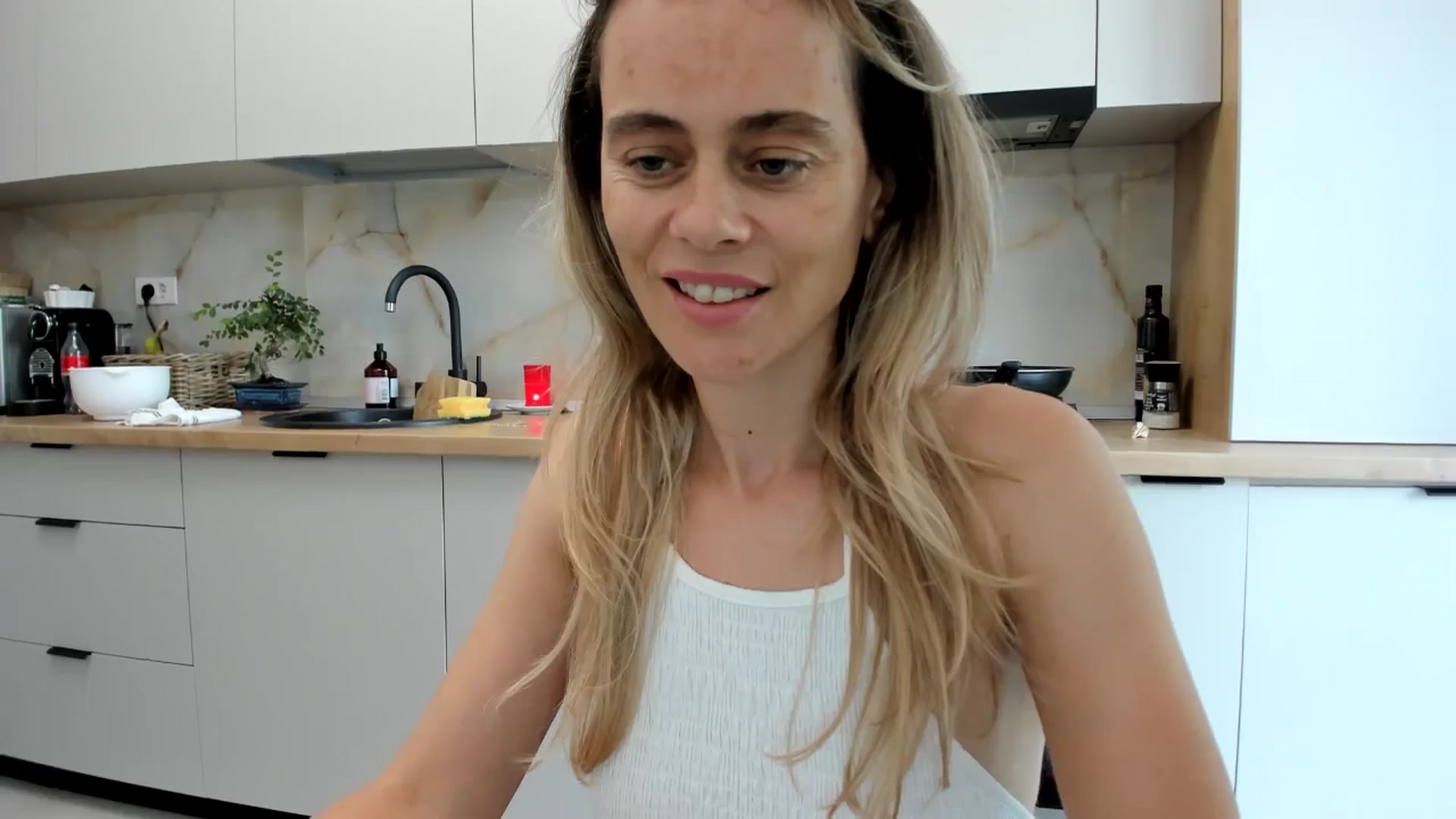 Gallery image thumbnail from DebbyPaige's myfreecams stream on, 08/30/2024, 14:30 image 13 of 20