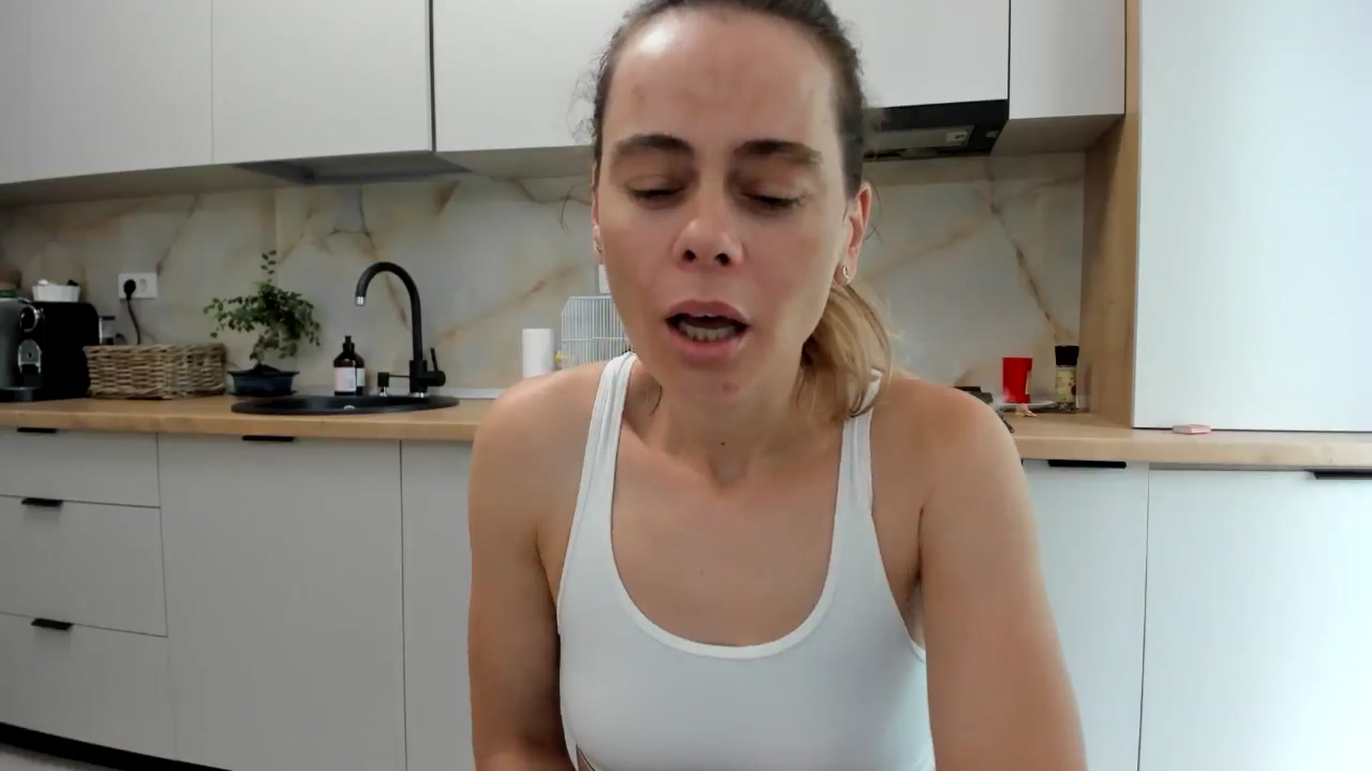 Gallery image thumbnail from DebbyPaige's myfreecams stream on, 08/31/2024, 12:43 image 8 of 20