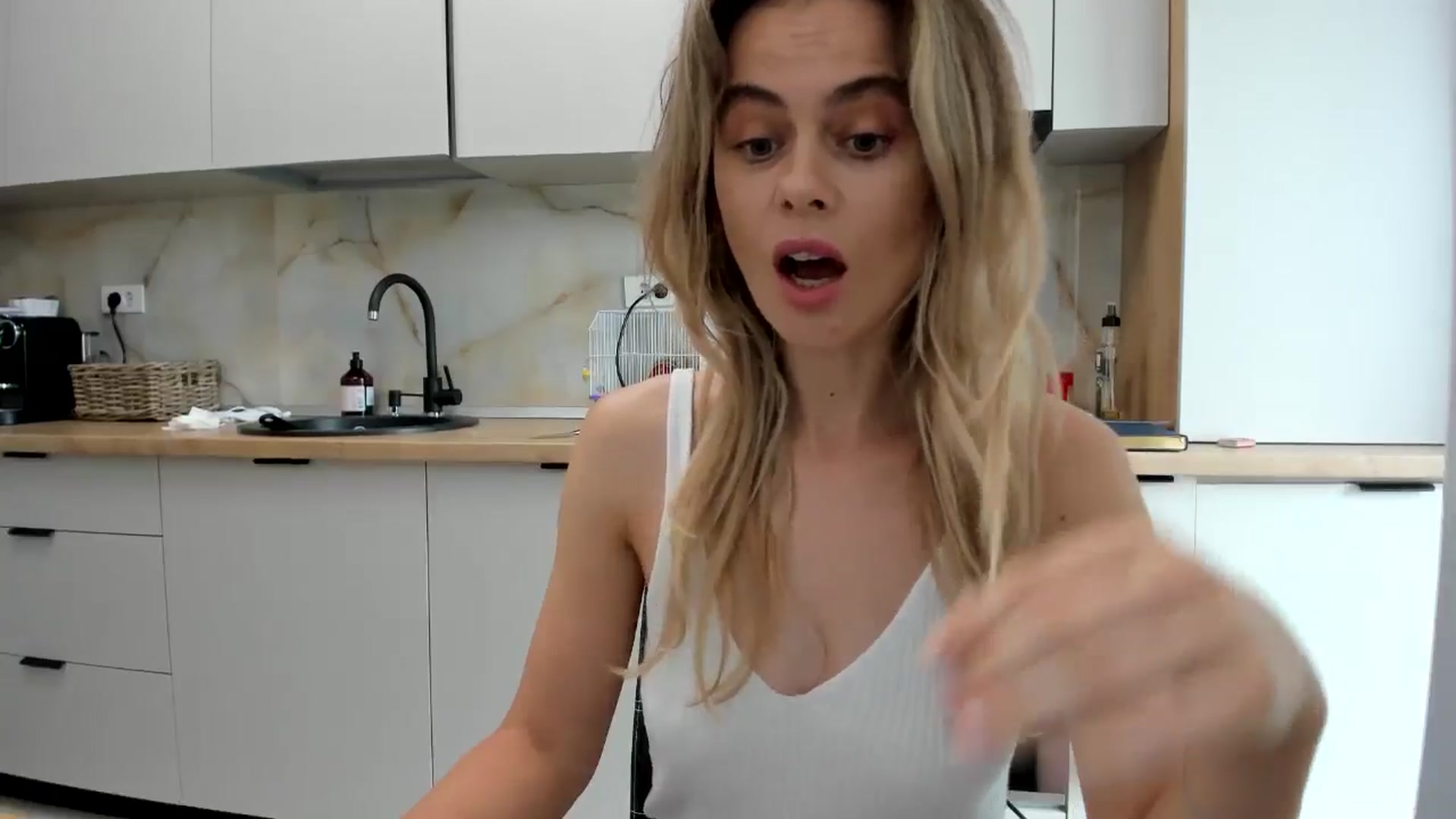 Gallery image thumbnail from DebbyPaige's myfreecams stream on, 09/01/2024, 12:54 image 12 of 20