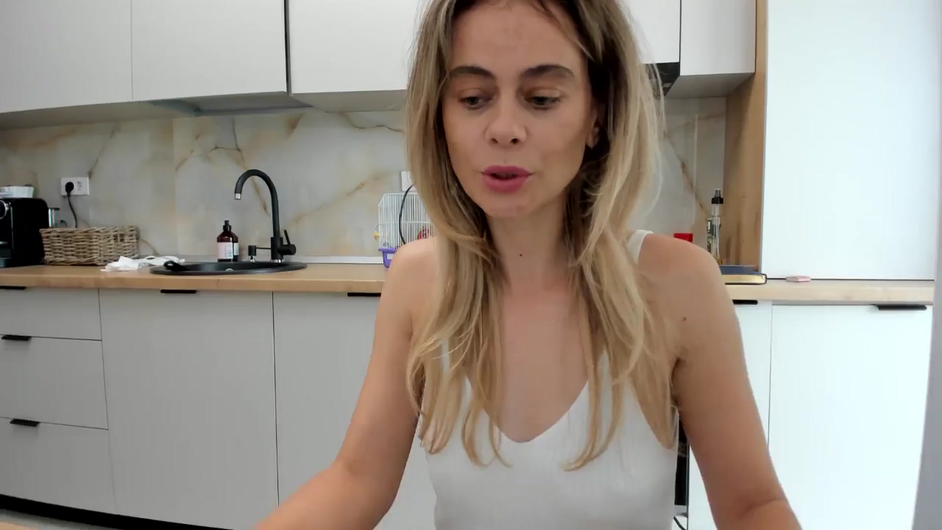 Gallery image thumbnail from DebbyPaige's myfreecams stream on, 09/01/2024, 14:41 image 13 of 20