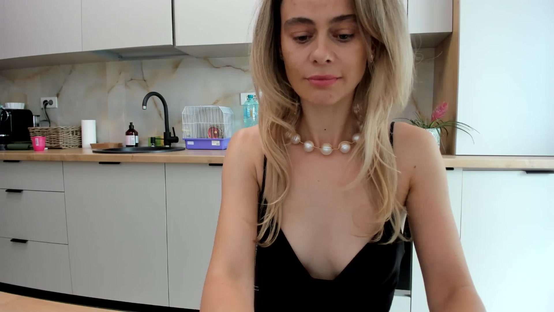 Gallery image thumbnail from DebbyPaige's myfreecams stream on, 09/02/2024, 11:25 image 2 of 20