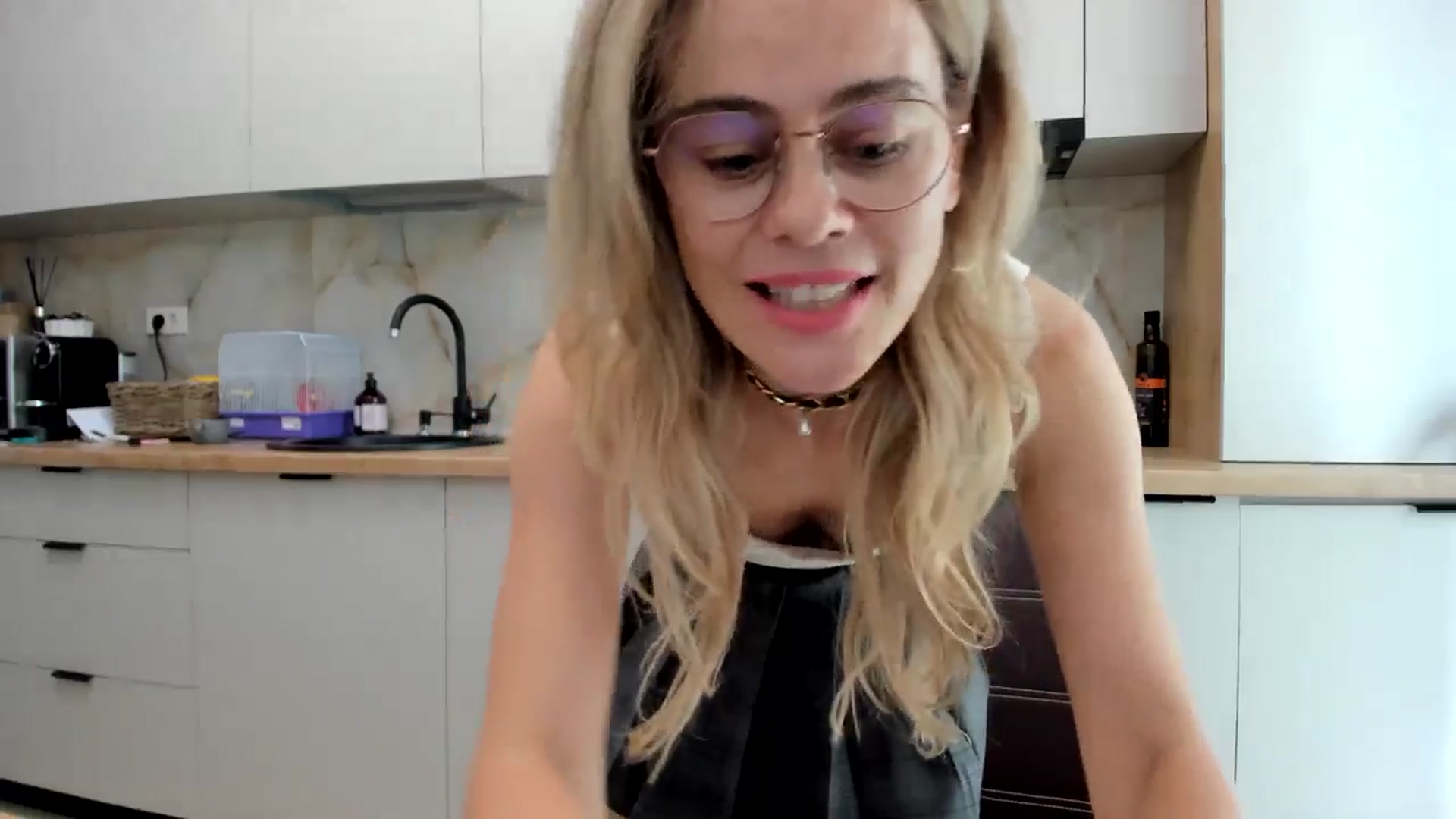 Gallery image thumbnail from DebbyPaige's myfreecams stream on, 09/06/2024, 10:32 image 9 of 20