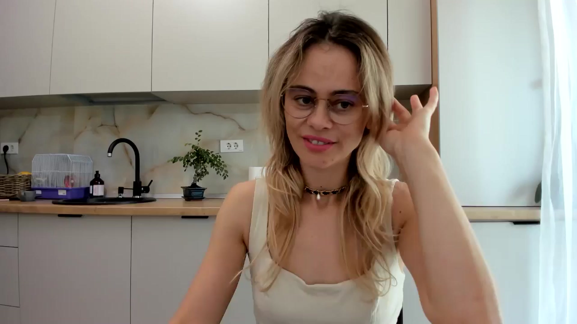 Gallery image thumbnail from DebbyPaige's myfreecams stream on, 09/06/2024, 10:32 image 1 of 20
