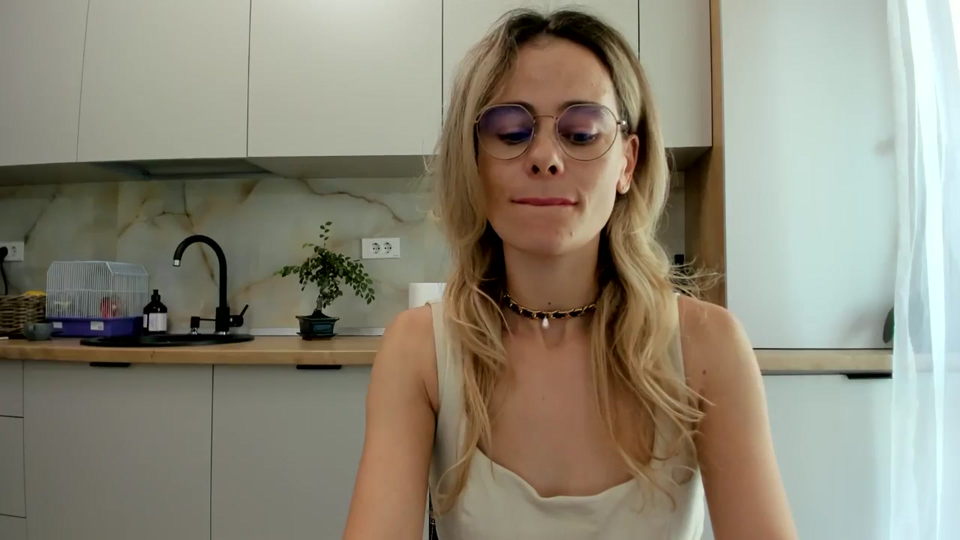 Gallery image thumbnail from DebbyPaige's myfreecams stream on, 09/06/2024, 10:32 image 3 of 20
