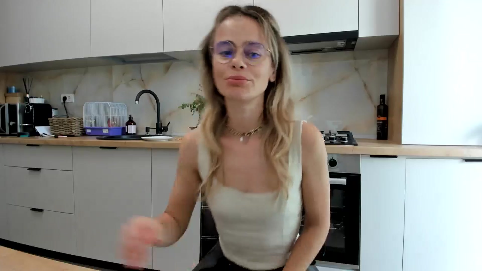 Gallery image thumbnail from DebbyPaige's myfreecams stream on, 09/06/2024, 12:18 image 16 of 20