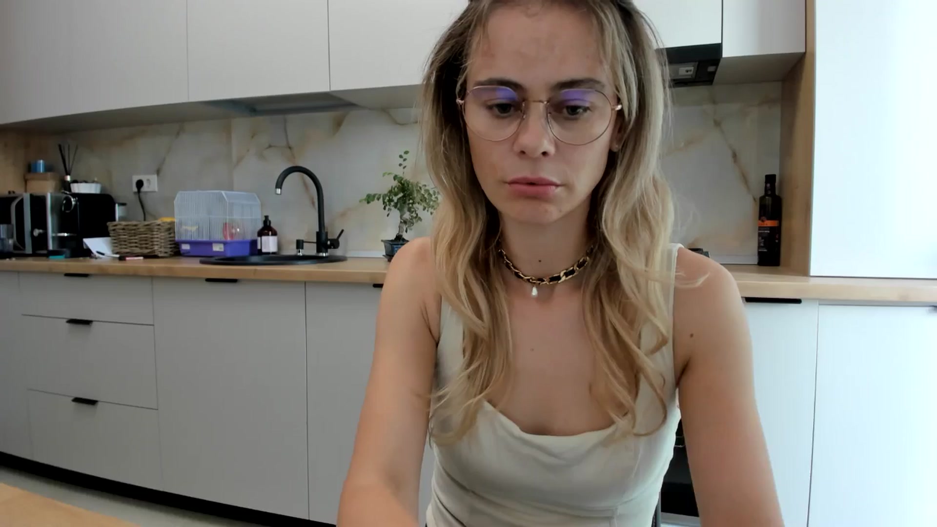 Gallery image thumbnail from DebbyPaige's myfreecams stream on, 09/06/2024, 12:18 image 10 of 20