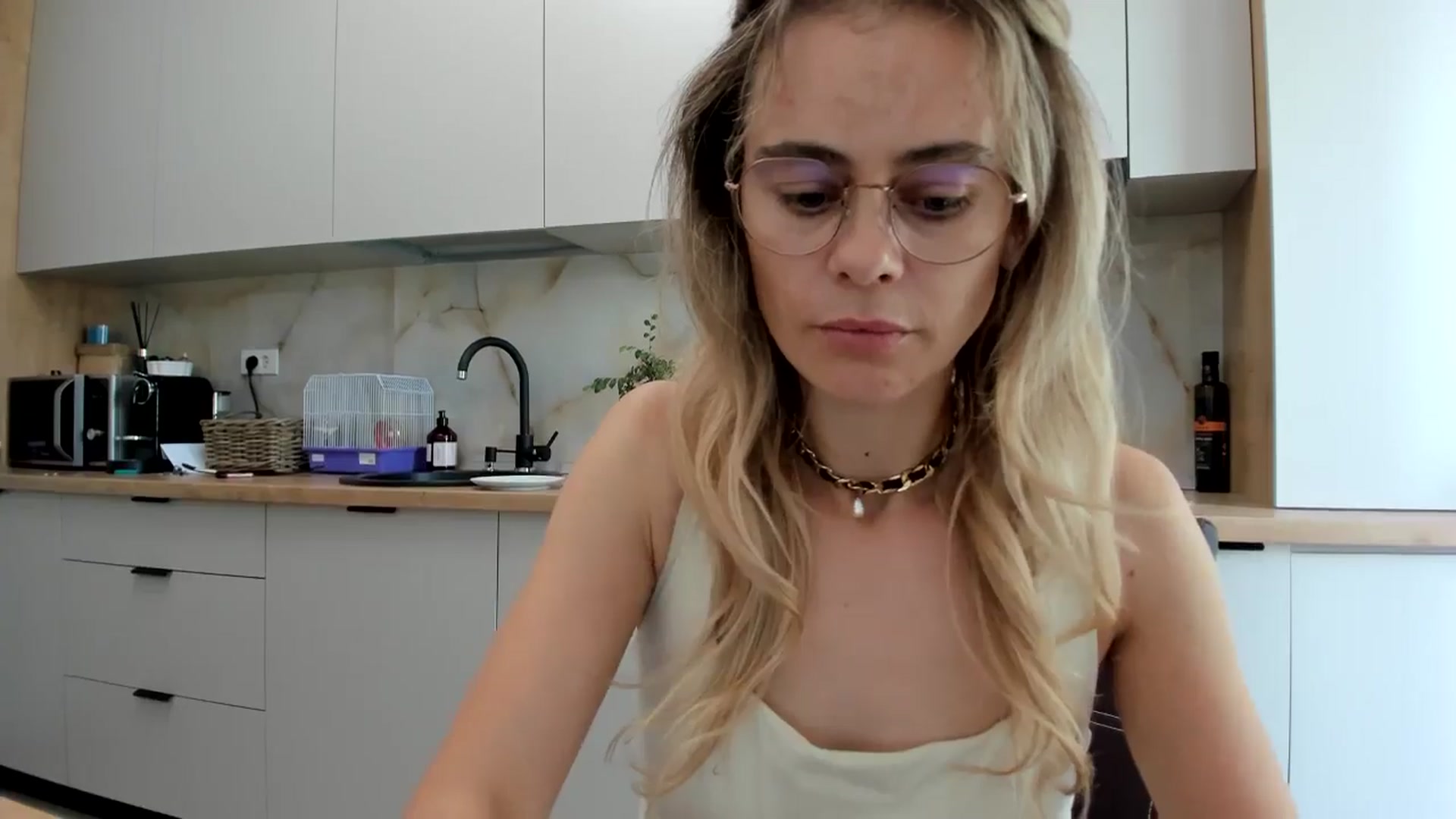 Gallery image thumbnail from DebbyPaige's myfreecams stream on, 09/06/2024, 12:18 image 20 of 20