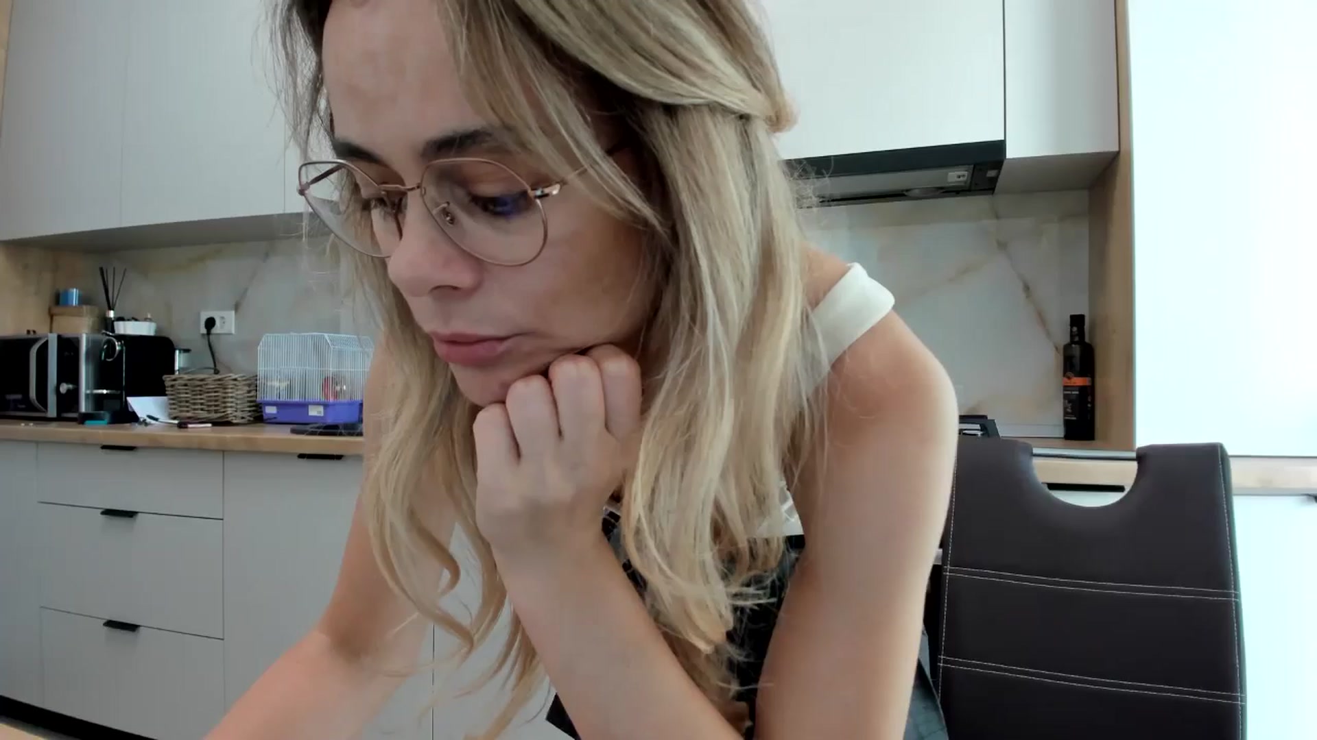 Gallery image thumbnail from DebbyPaige's myfreecams stream on, 09/06/2024, 13:14 image 1 of 20