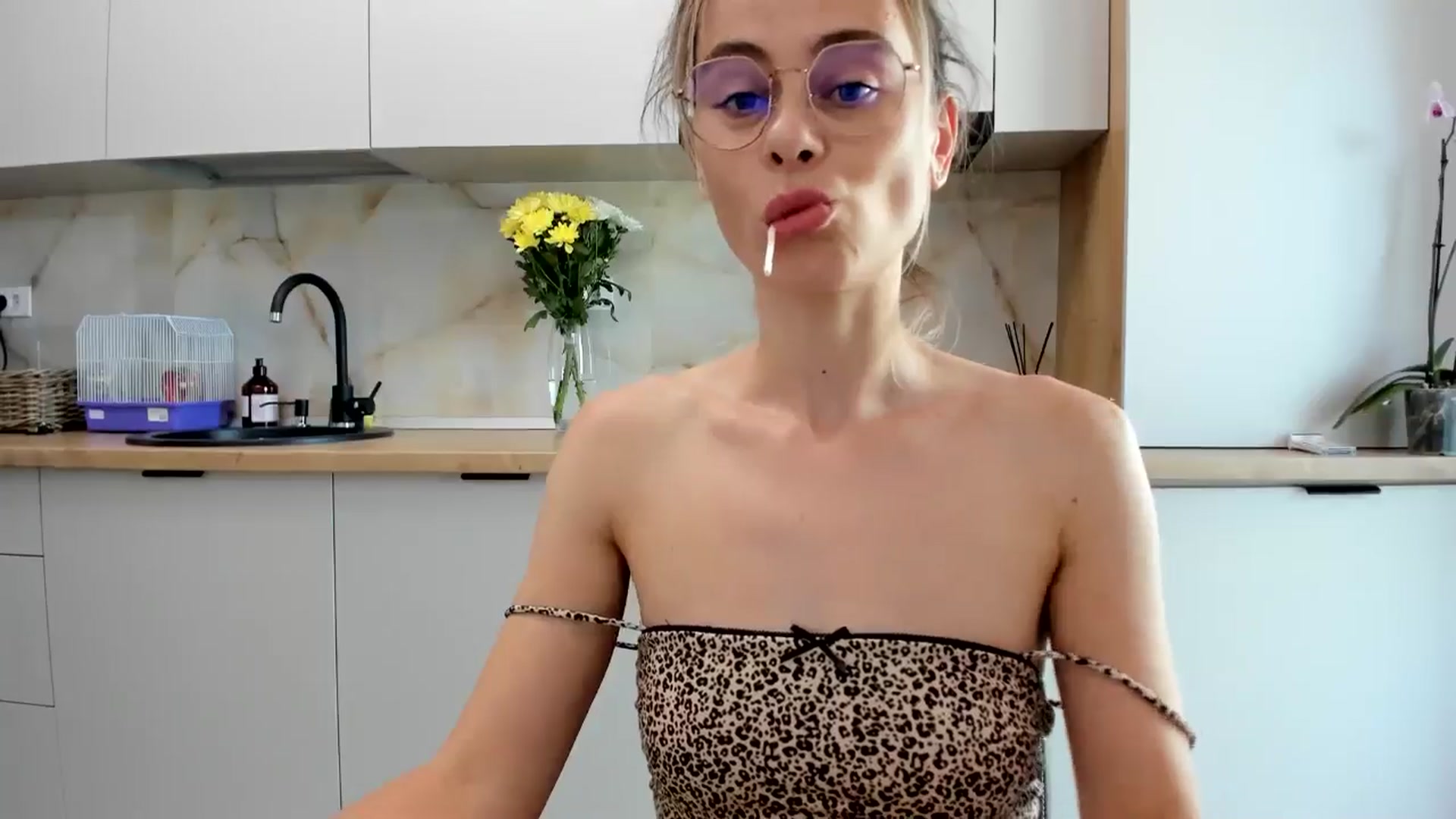 Gallery image thumbnail from DebbyPaige's myfreecams stream on, 09/09/2024, 14:11 image 8 of 20