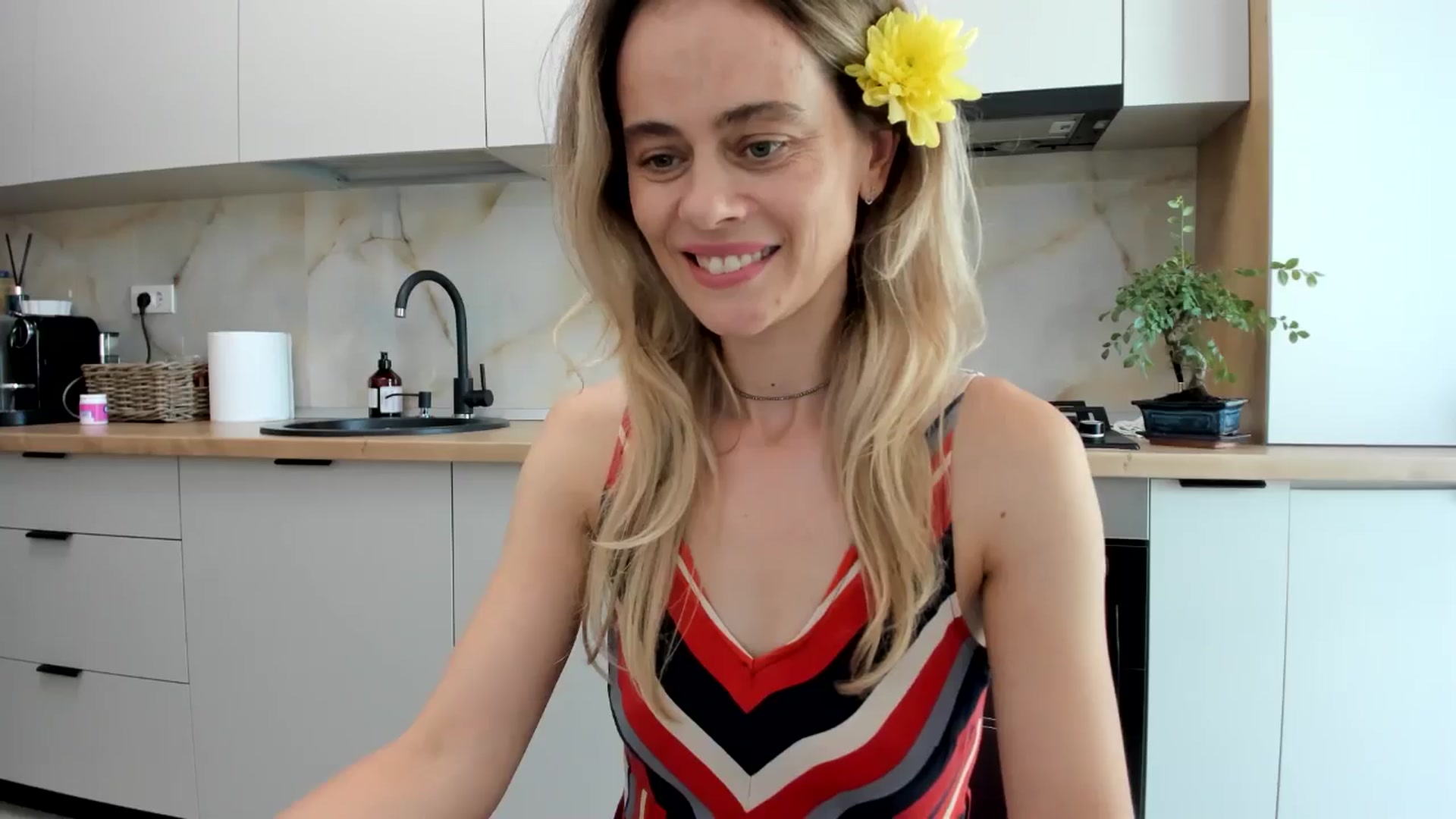 Gallery image thumbnail from DebbyPaige's myfreecams stream on, 09/12/2024, 12:06 image 16 of 20