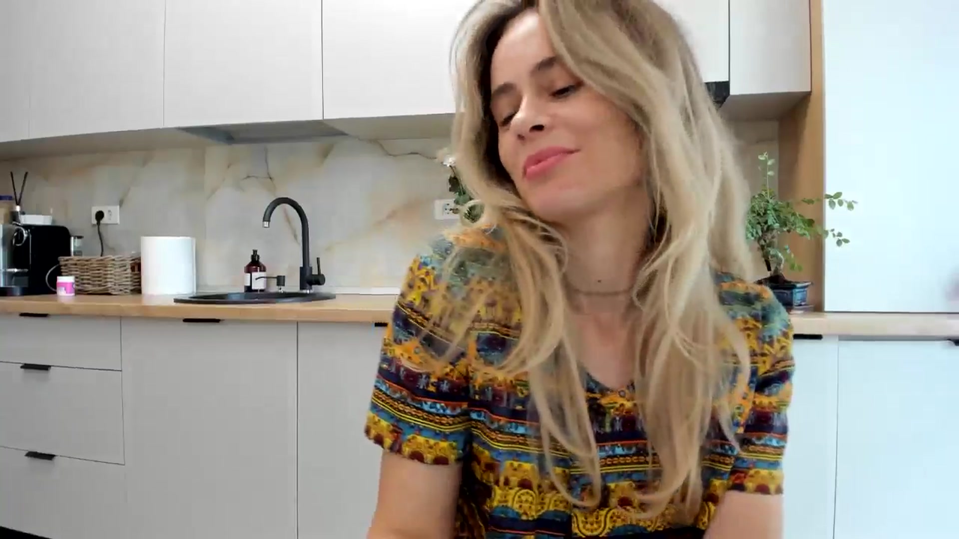 Gallery image thumbnail from DebbyPaige's myfreecams stream on, 09/12/2024, 12:06 image 9 of 20