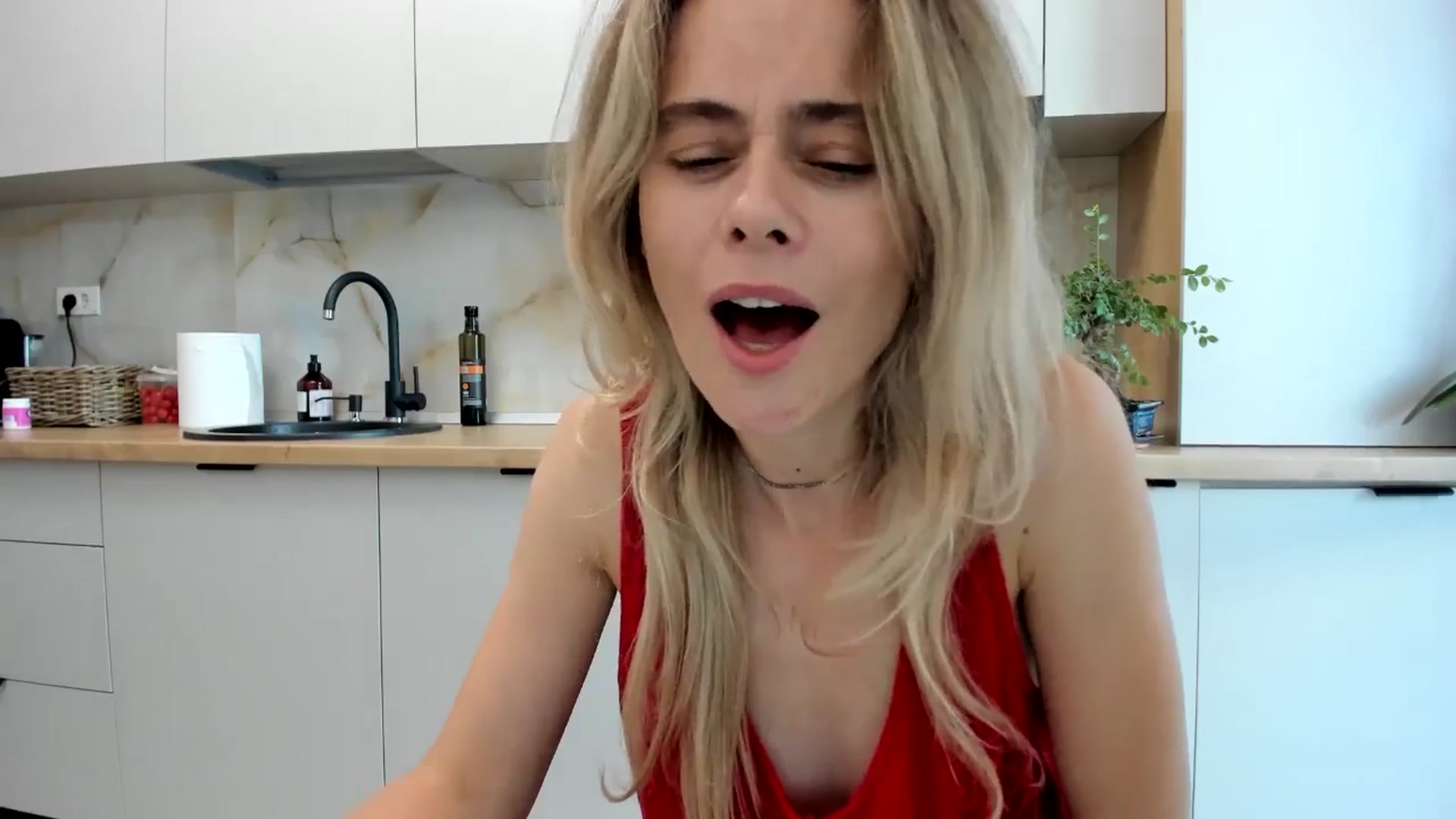 Gallery image thumbnail from DebbyPaige's myfreecams stream on, 09/12/2024, 13:30 image 20 of 20