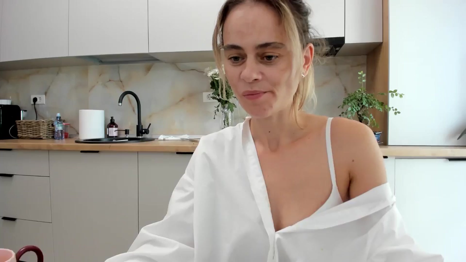 Gallery image thumbnail from DebbyPaige's myfreecams stream on, 09/13/2024, 12:40 image 16 of 20