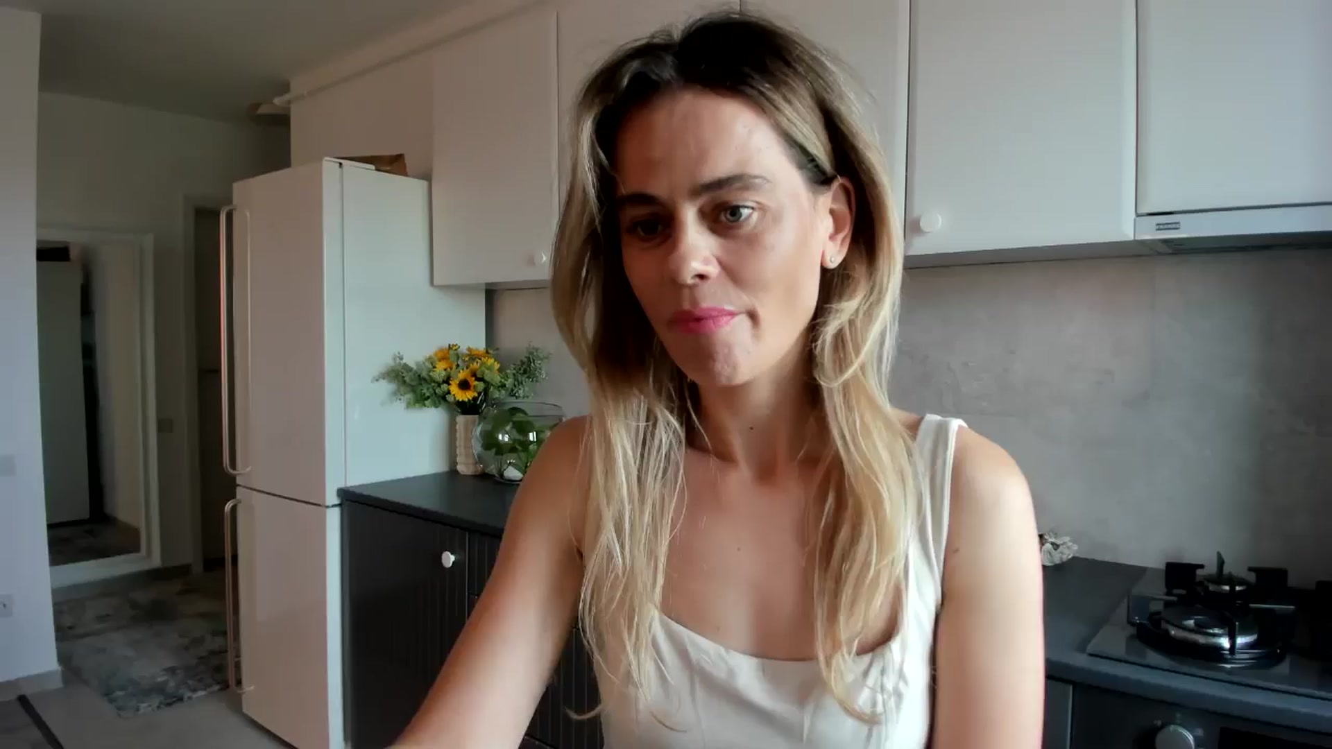 Gallery image thumbnail from DebbyPaige's myfreecams stream on, 09/17/2024, 08:51 image 1 of 20