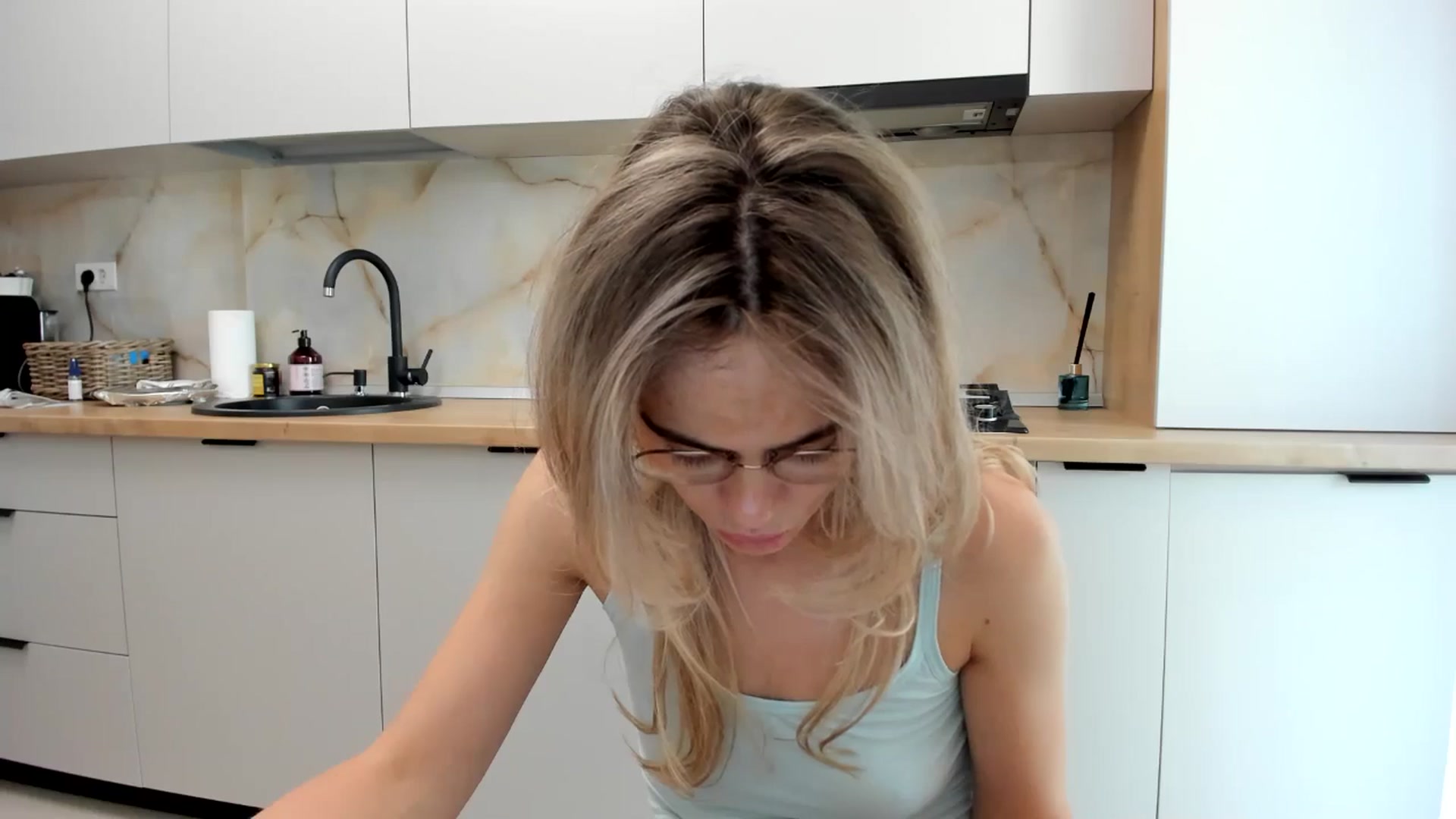 Gallery image thumbnail from DebbyPaige's myfreecams stream on, 09/22/2024, 14:09 image 17 of 20