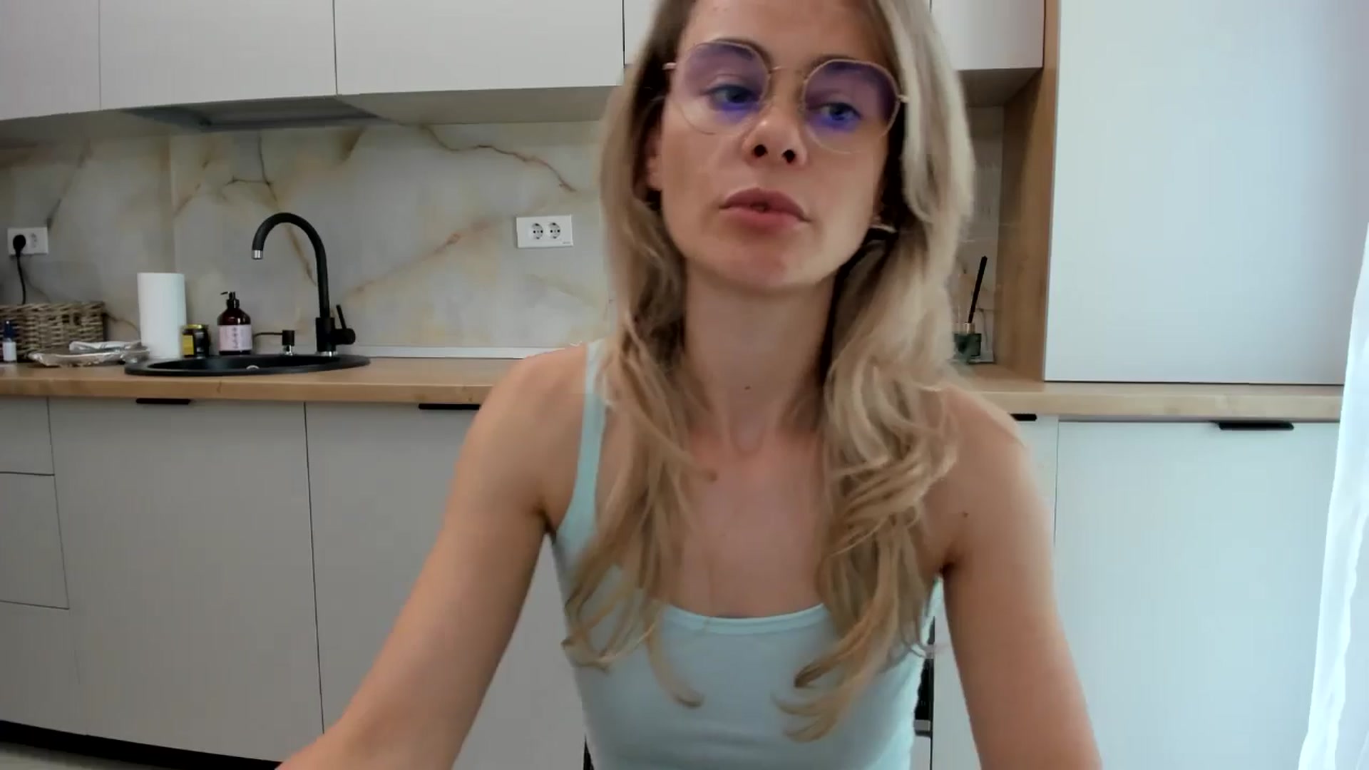 Gallery image thumbnail from DebbyPaige's myfreecams stream on, 09/22/2024, 14:09 image 12 of 20