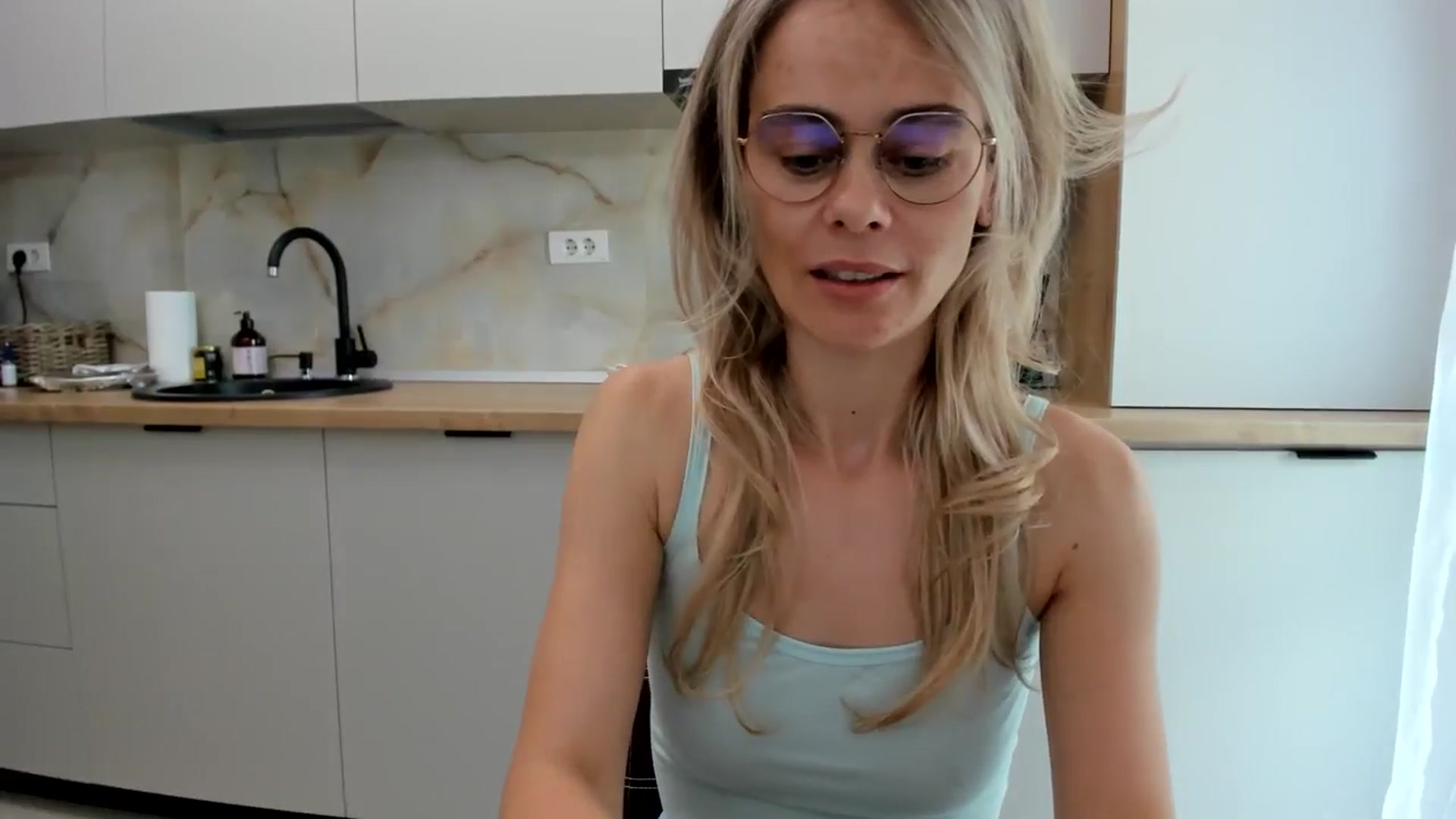 Gallery image thumbnail from DebbyPaige's myfreecams stream on, 09/22/2024, 14:09 image 10 of 20