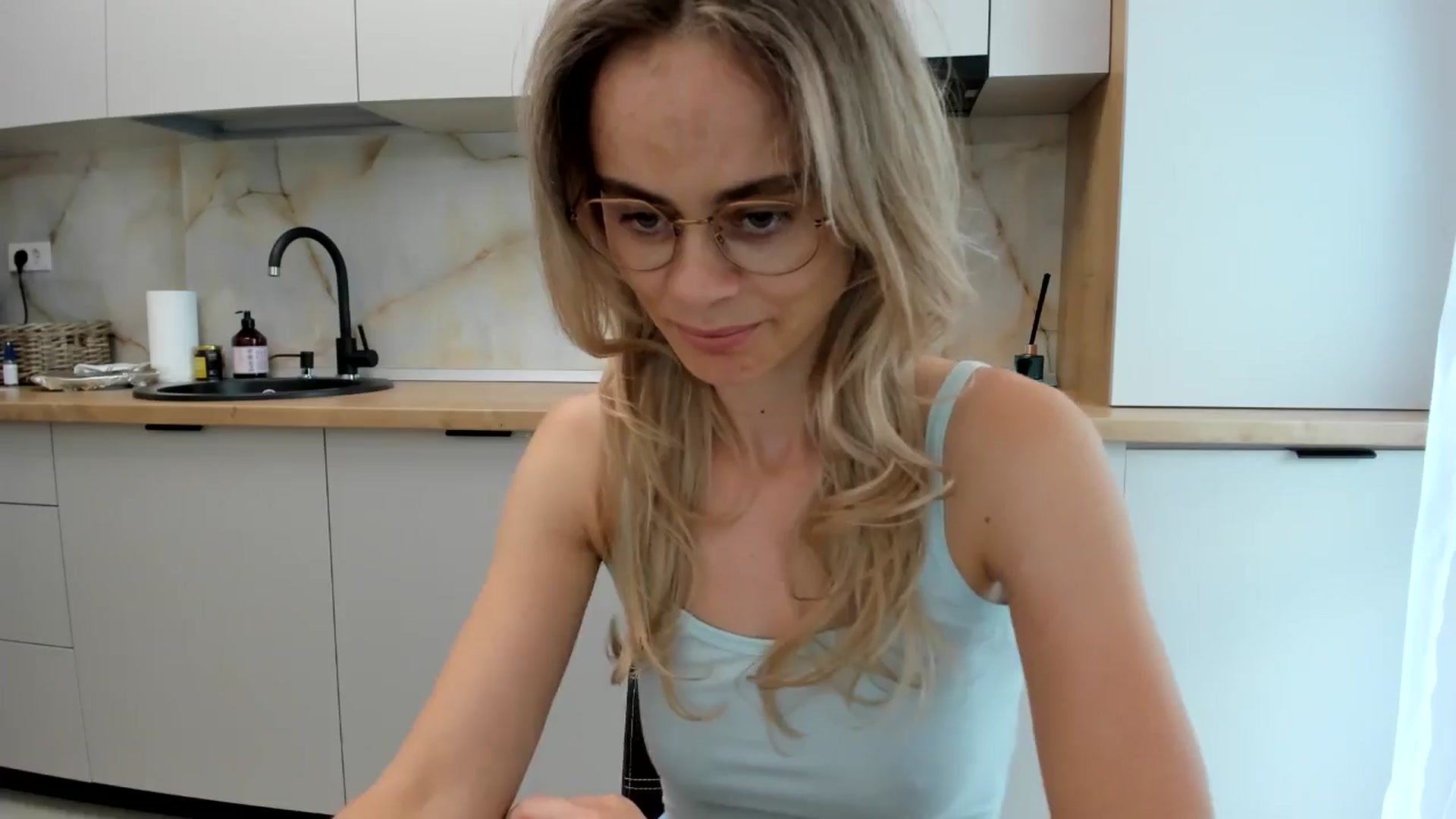 Gallery image thumbnail from DebbyPaige's myfreecams stream on, 09/22/2024, 14:09 image 7 of 20