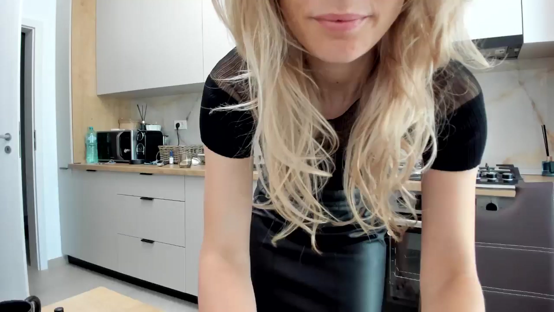 Gallery image thumbnail from DebbyPaige's myfreecams stream on, 09/23/2024, 13:19 image 8 of 20