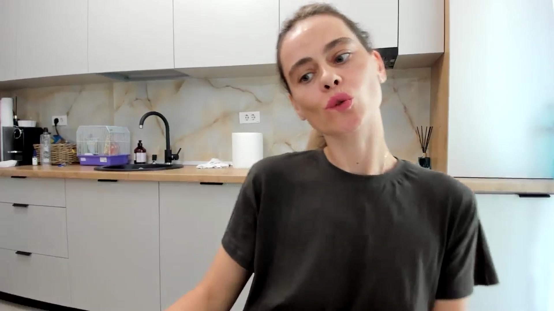 Gallery image thumbnail from DebbyPaige's myfreecams stream on, 09/25/2024, 14:03 image 8 of 20
