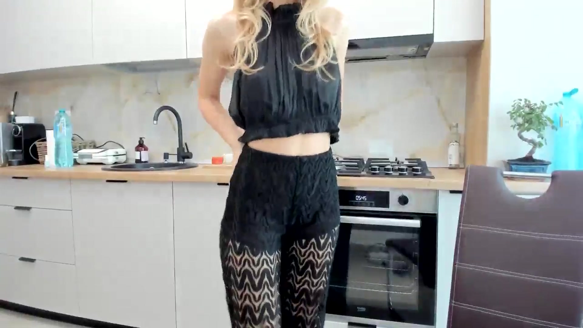 Gallery image thumbnail from DebbyPaige's myfreecams stream on, 10/03/2024, 11:35 image 4 of 20