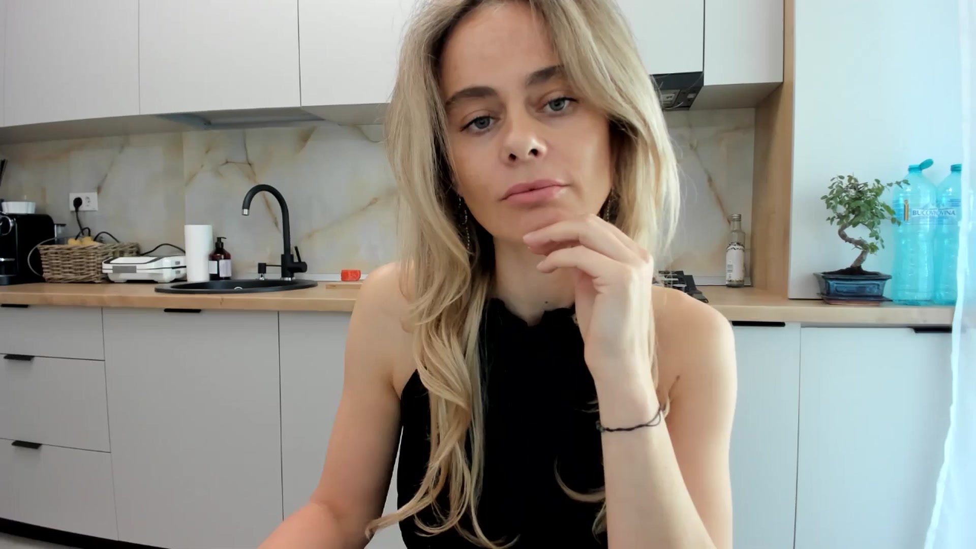 Gallery image thumbnail from DebbyPaige's myfreecams stream on, 10/03/2024, 11:35 image 10 of 20