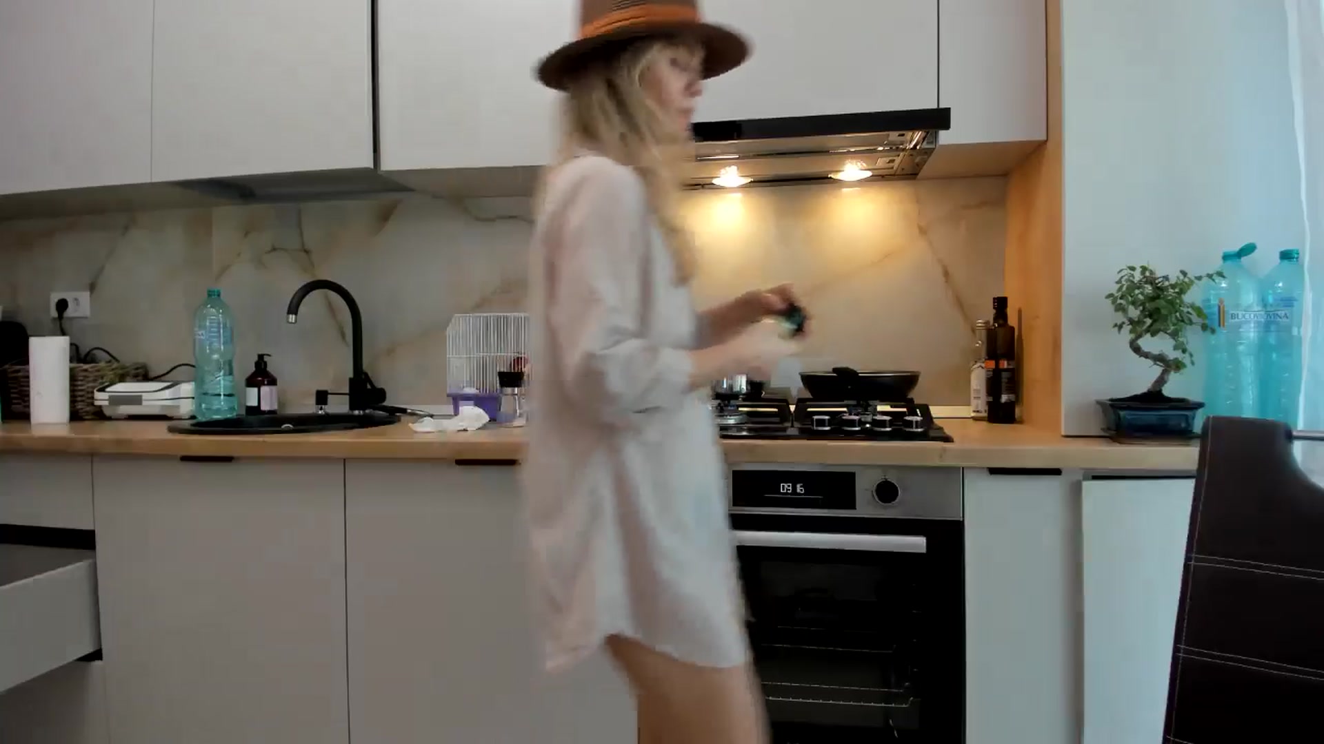 Gallery image thumbnail from DebbyPaige's myfreecams stream on, 10/03/2024, 13:49 image 13 of 20