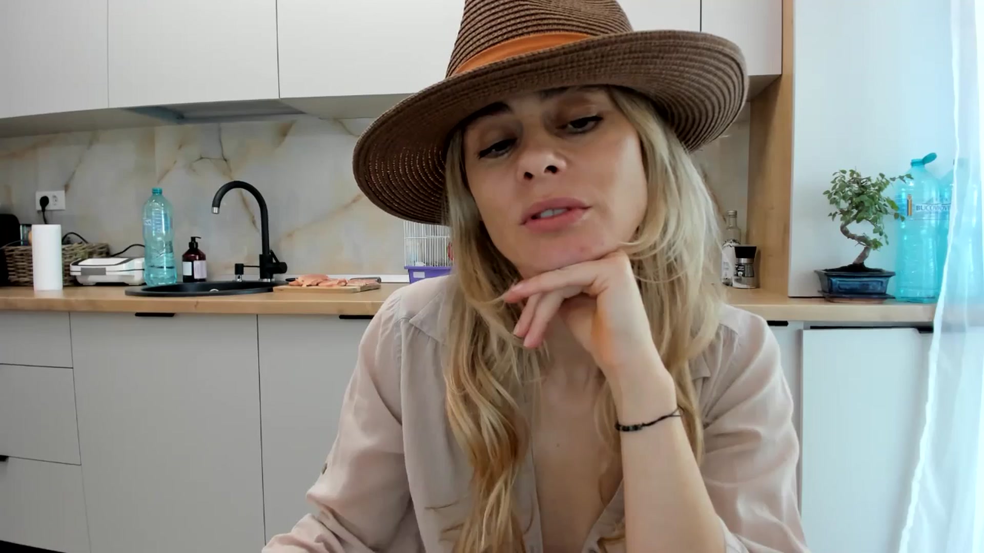 Gallery image thumbnail from DebbyPaige's myfreecams stream on, 10/03/2024, 13:49 image 7 of 20