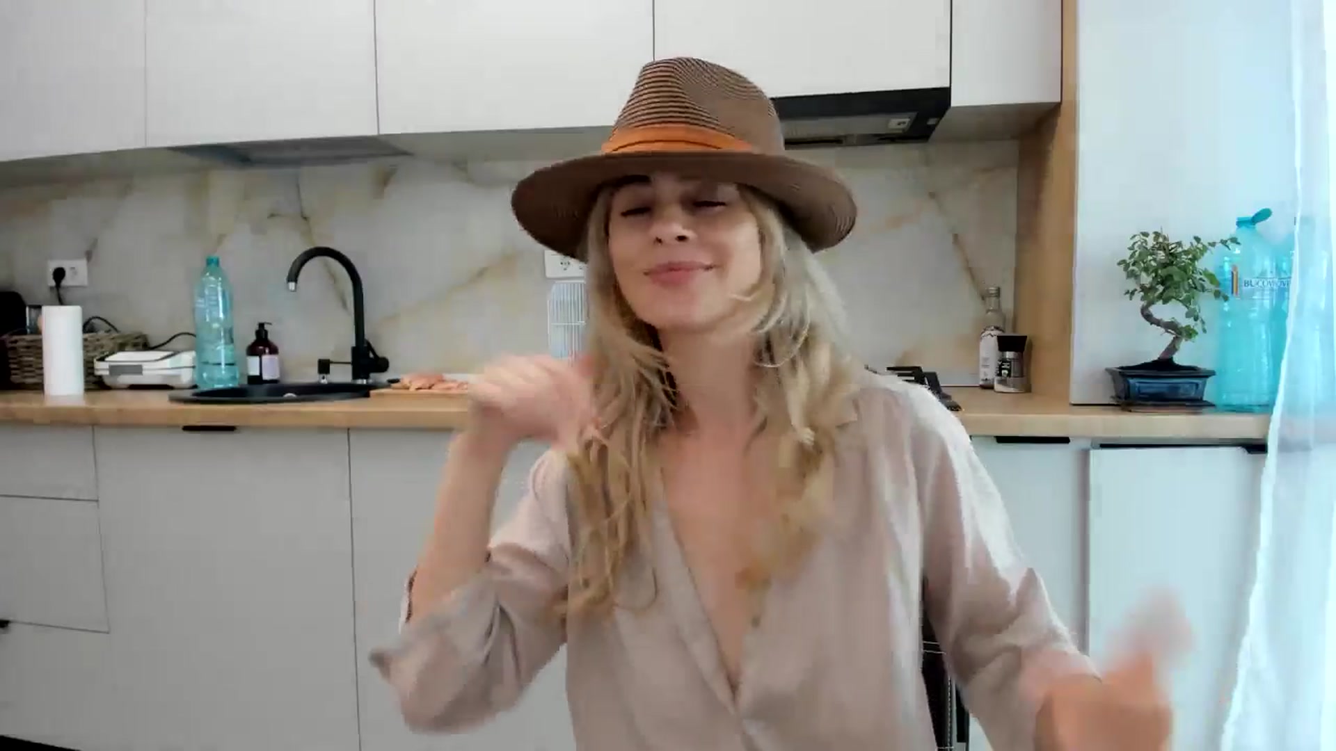 Gallery image thumbnail from DebbyPaige's myfreecams stream on, 10/03/2024, 13:49 image 4 of 20