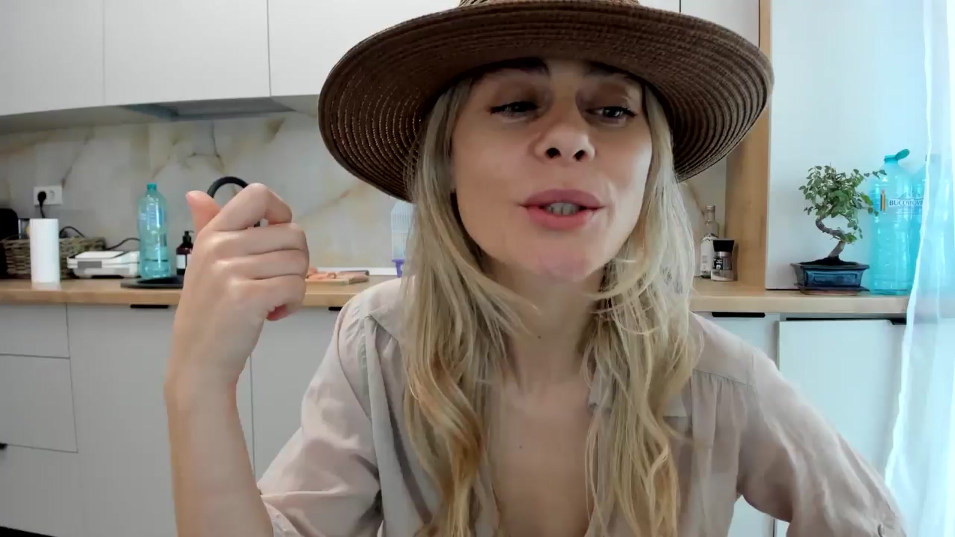 Gallery image thumbnail from DebbyPaige's myfreecams stream on, 10/03/2024, 13:49 image 6 of 20