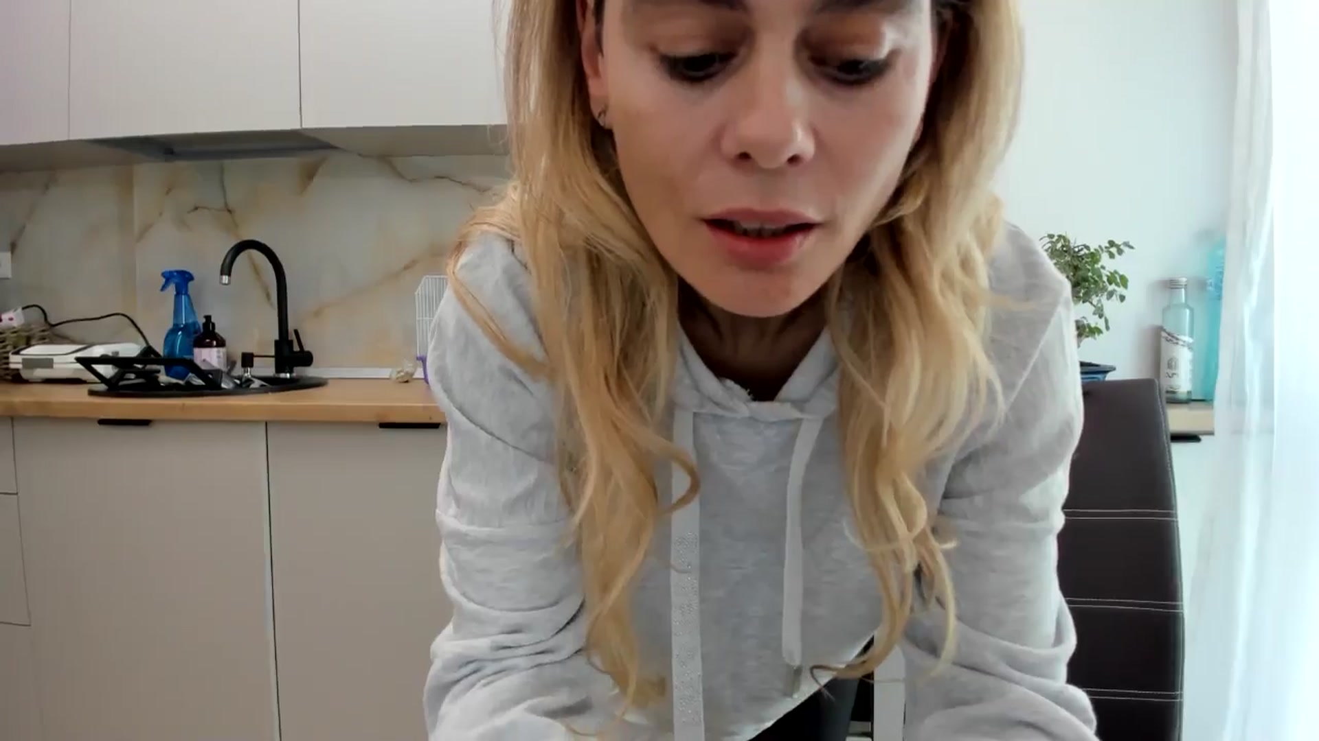Gallery image thumbnail from DebbyPaige's myfreecams stream on, 10/04/2024, 13:22 image 12 of 20