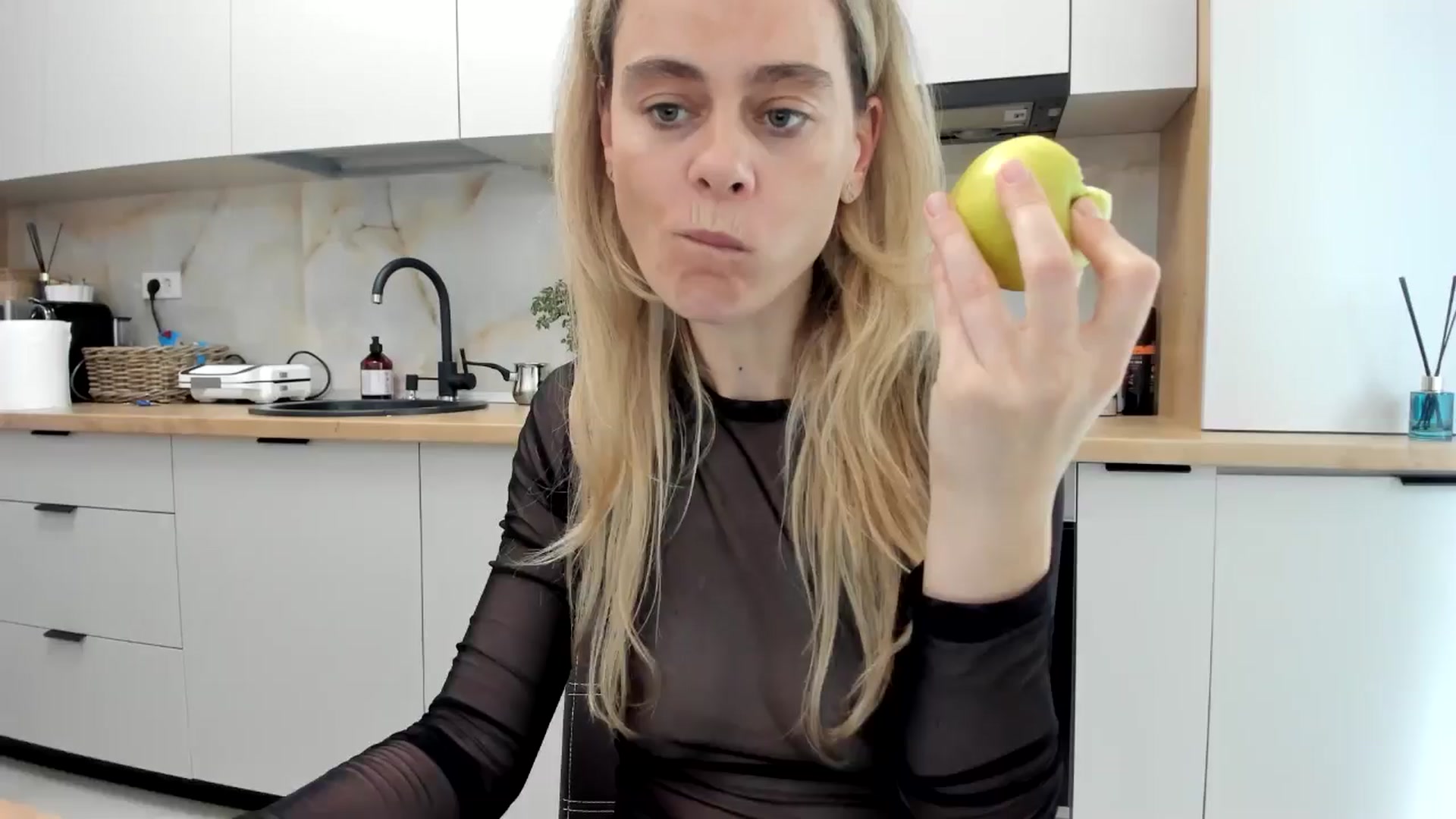 Gallery image thumbnail from DebbyPaige's myfreecams stream on, 10/09/2024, 14:29 image 2 of 20