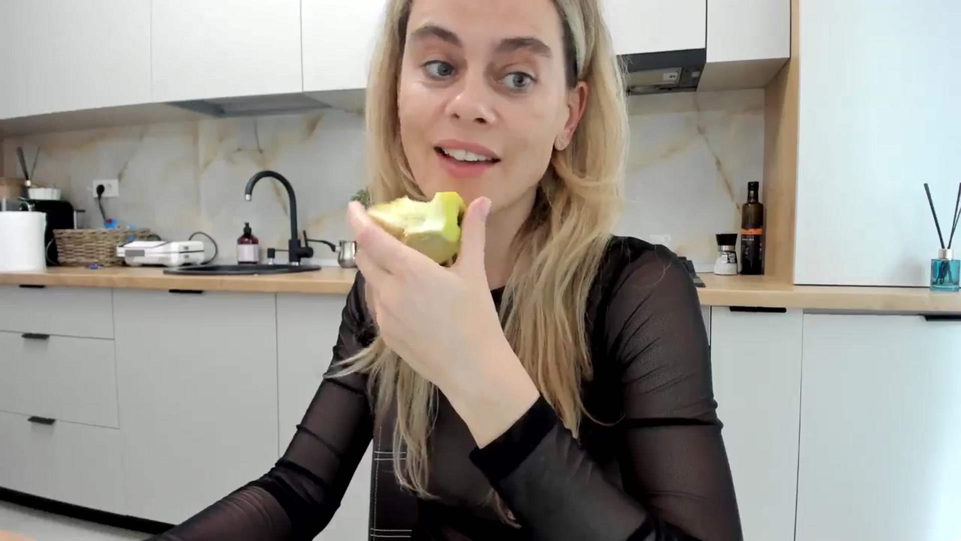Gallery image thumbnail from DebbyPaige's myfreecams stream on, 10/09/2024, 14:29 image 4 of 20