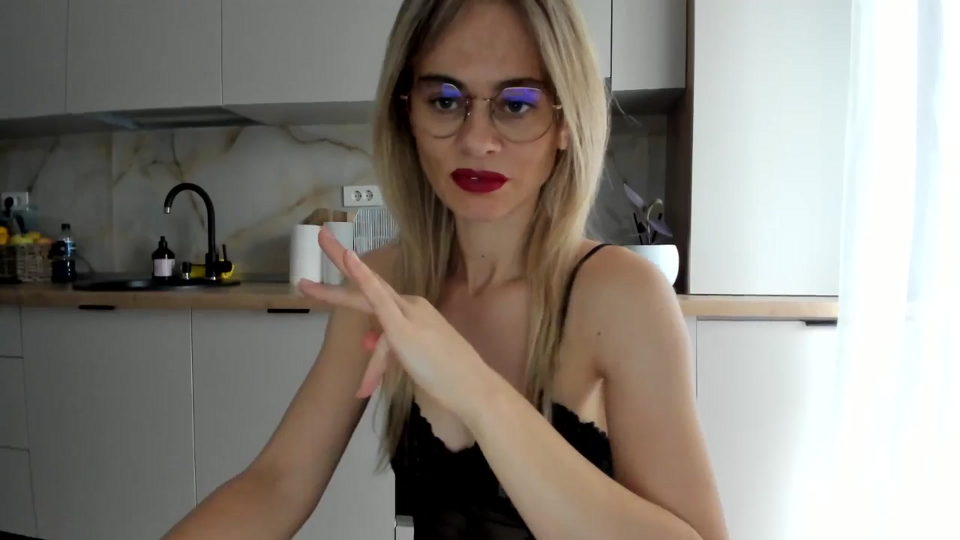 Gallery image thumbnail from DebbyPaige's myfreecams stream on, 10/14/2024, 10:13 image 14 of 20