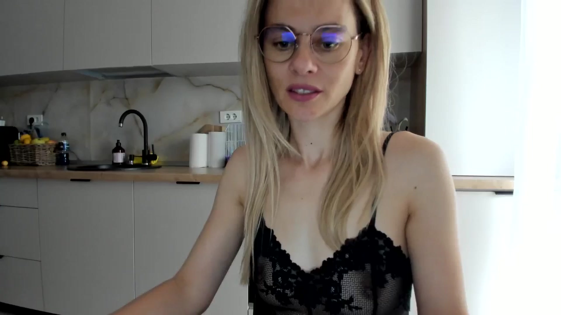 Gallery image thumbnail from DebbyPaige's myfreecams stream on, 10/14/2024, 10:13 image 9 of 20